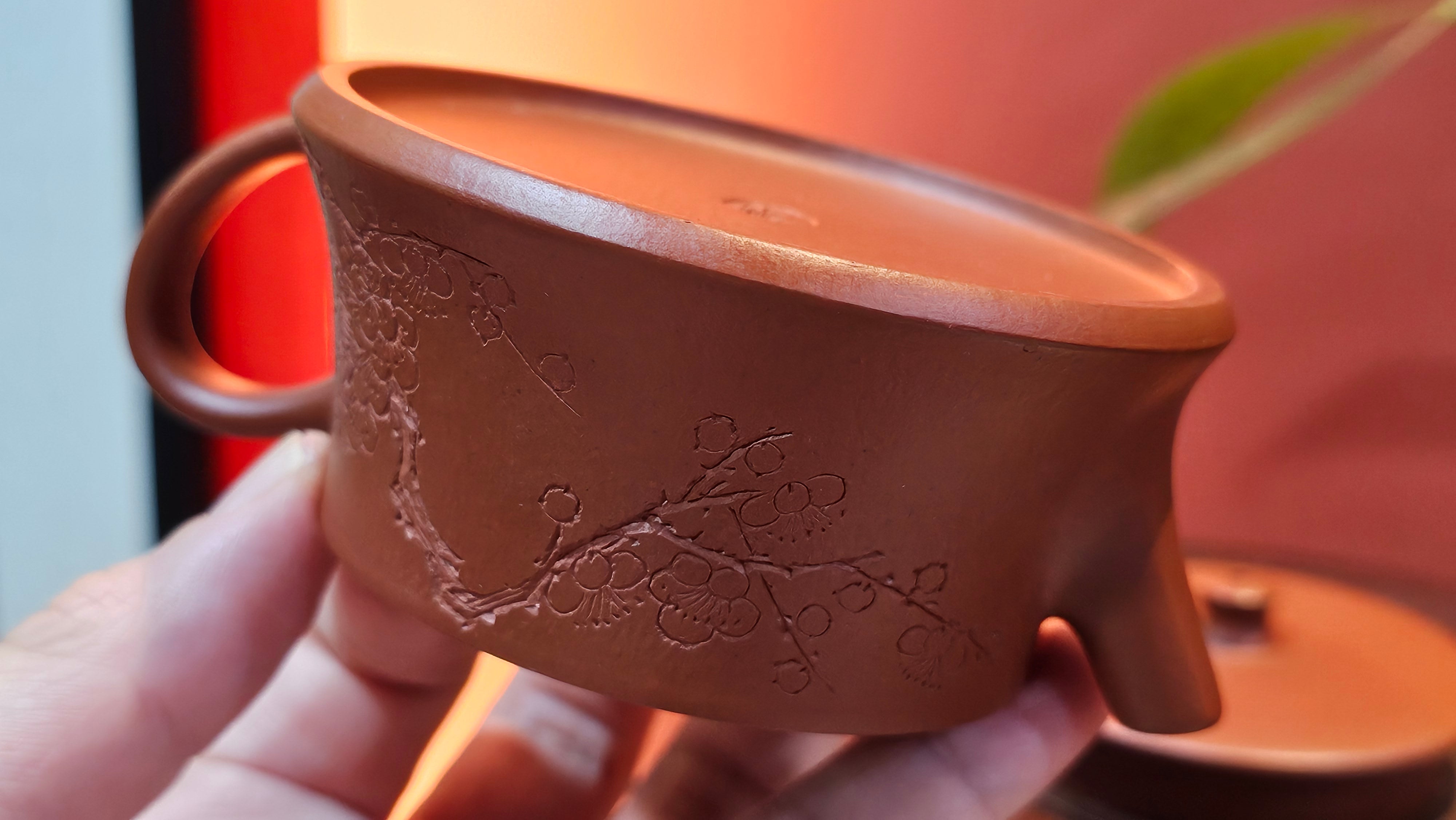 Yun Zhu 云柱 "Pillar of the Heavens", 130.5ml, Xiao Mei Yao Zhu Ni, by Craftsman Wang Hui 王慧 ~ "梅开五福" and Plum Blossoms Engraving by Craftsman Yi De Shu 一德书 ~!Congratulations to Ms S.C.! 1336hrs 20th Oct 2025, Geneva, IL!