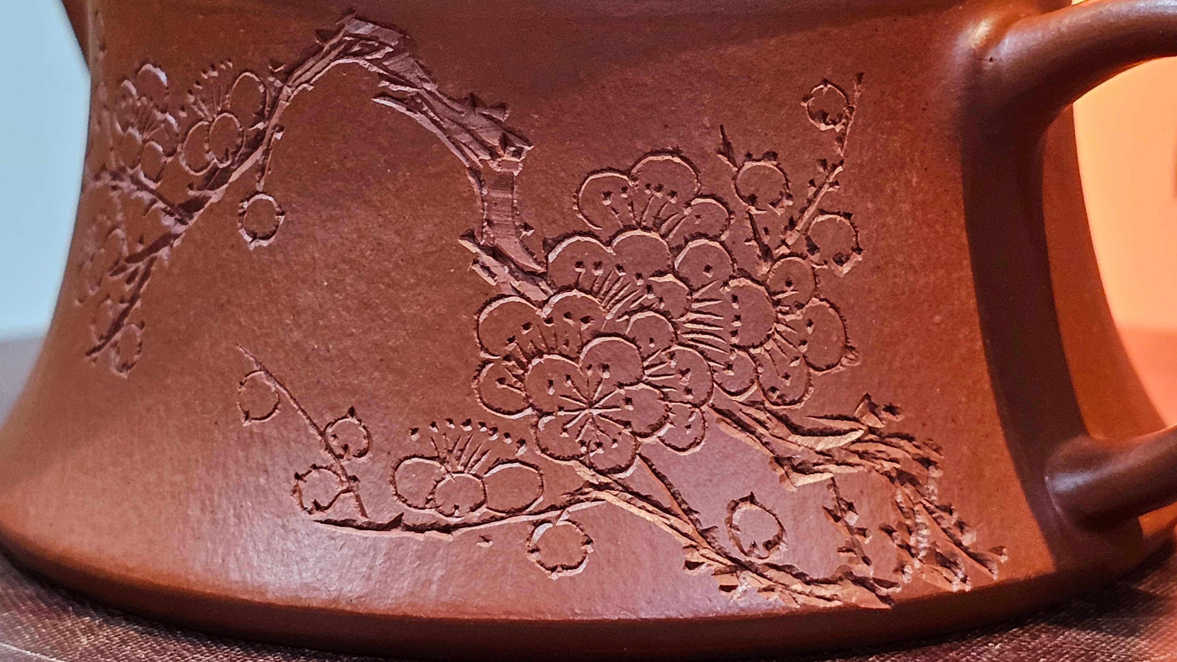 Yun Zhu 云柱 "Pillar of the Heavens", 130.5ml, Xiao Mei Yao Zhu Ni, by Craftsman Wang Hui 王慧 ~ "梅开五福" and Plum Blossoms Engraving by Craftsman Yi De Shu 一德书 ~!Congratulations to Ms S.C.! 1336hrs 20th Oct 2025, Geneva, IL!