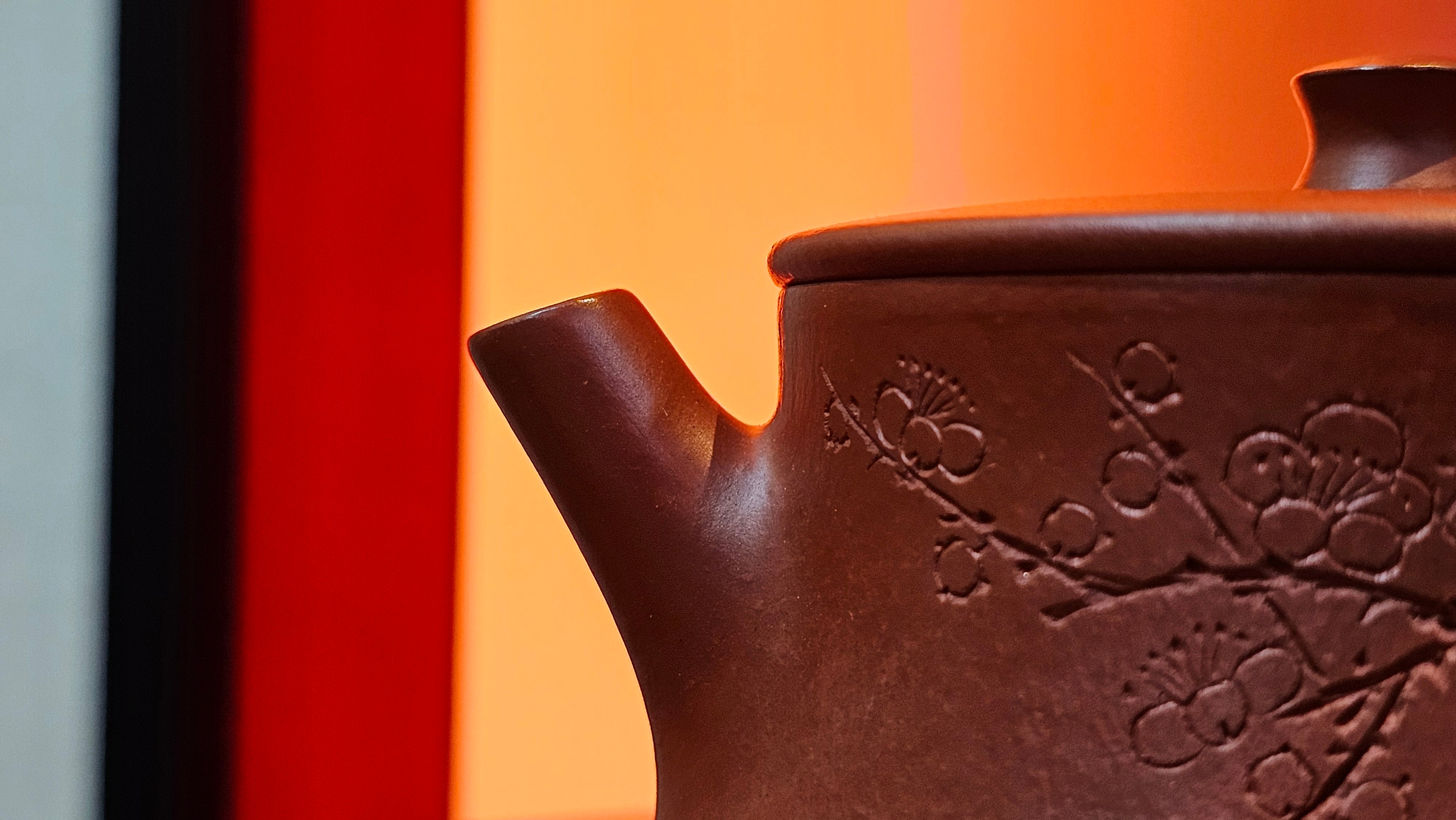 Yun Zhu 云柱 "Pillar of the Heavens", 130.5ml, Xiao Mei Yao Zhu Ni, by Craftsman Wang Hui 王慧 ~ "梅开五福" and Plum Blossoms Engraving by Craftsman Yi De Shu 一德书 ~!Congratulations to Ms S.C.! 1336hrs 20th Oct 2025, Geneva, IL!