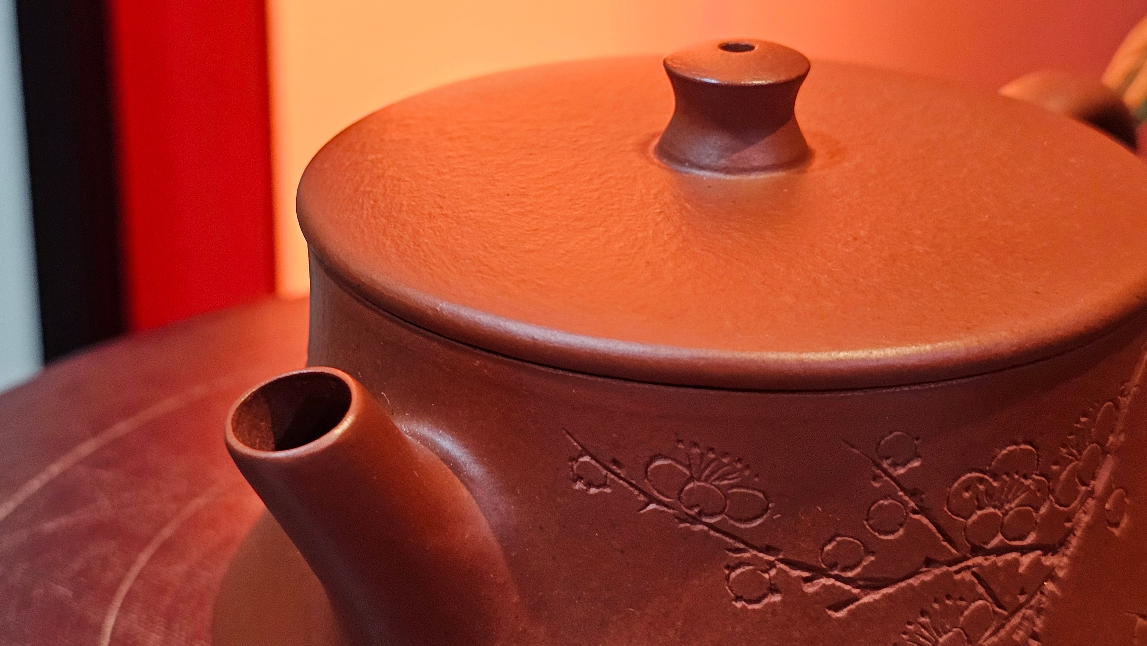 Yun Zhu 云柱 "Pillar of the Heavens", 130.5ml, Xiao Mei Yao Zhu Ni, by Craftsman Wang Hui 王慧 ~ "梅开五福" and Plum Blossoms Engraving by Craftsman Yi De Shu 一德书 ~!Congratulations to Ms S.C.! 1336hrs 20th Oct 2025, Geneva, IL!