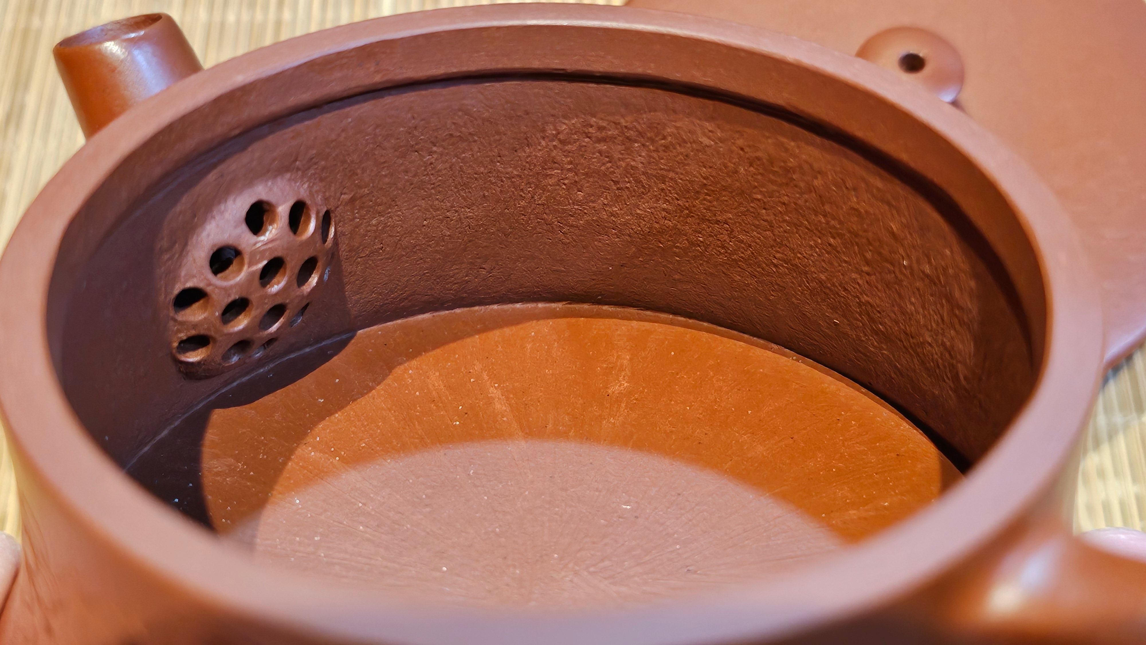 Yun Zhu 云柱 "Pillar of the Heavens", 130.5ml, Xiao Mei Yao Zhu Ni, by Craftsman Wang Hui 王慧 ~ "梅开五福" and Plum Blossoms Engraving by Craftsman Yi De Shu 一德书 ~!Congratulations to Ms S.C.! 1336hrs 20th Oct 2025, Geneva, IL!