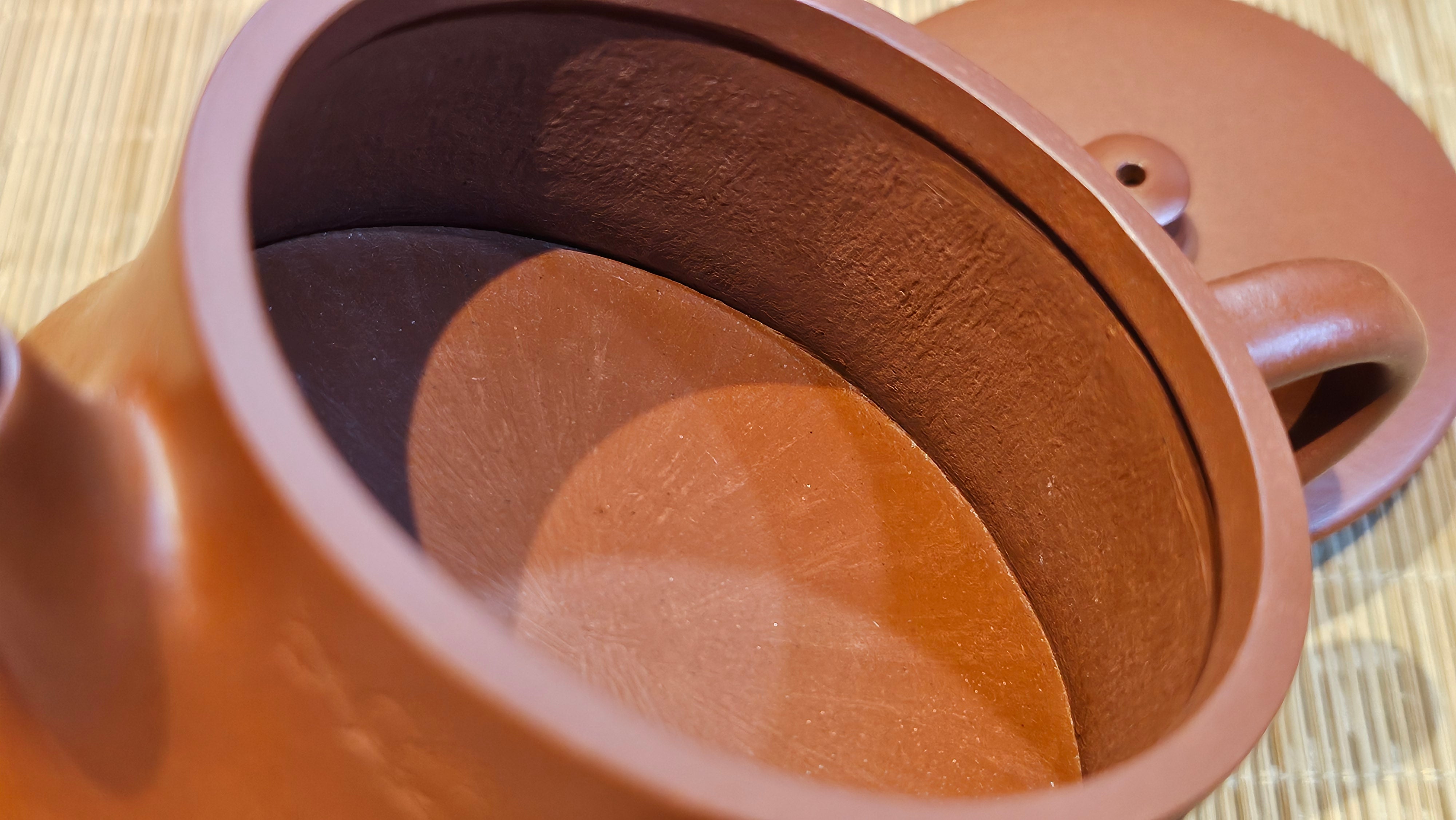 Yun Zhu 云柱 "Pillar of the Heavens", 130.5ml, Xiao Mei Yao Zhu Ni, by Craftsman Wang Hui 王慧 ~ "梅开五福" and Plum Blossoms Engraving by Craftsman Yi De Shu 一德书 ~!Congratulations to Ms S.C.! 1336hrs 20th Oct 2025, Geneva, IL!