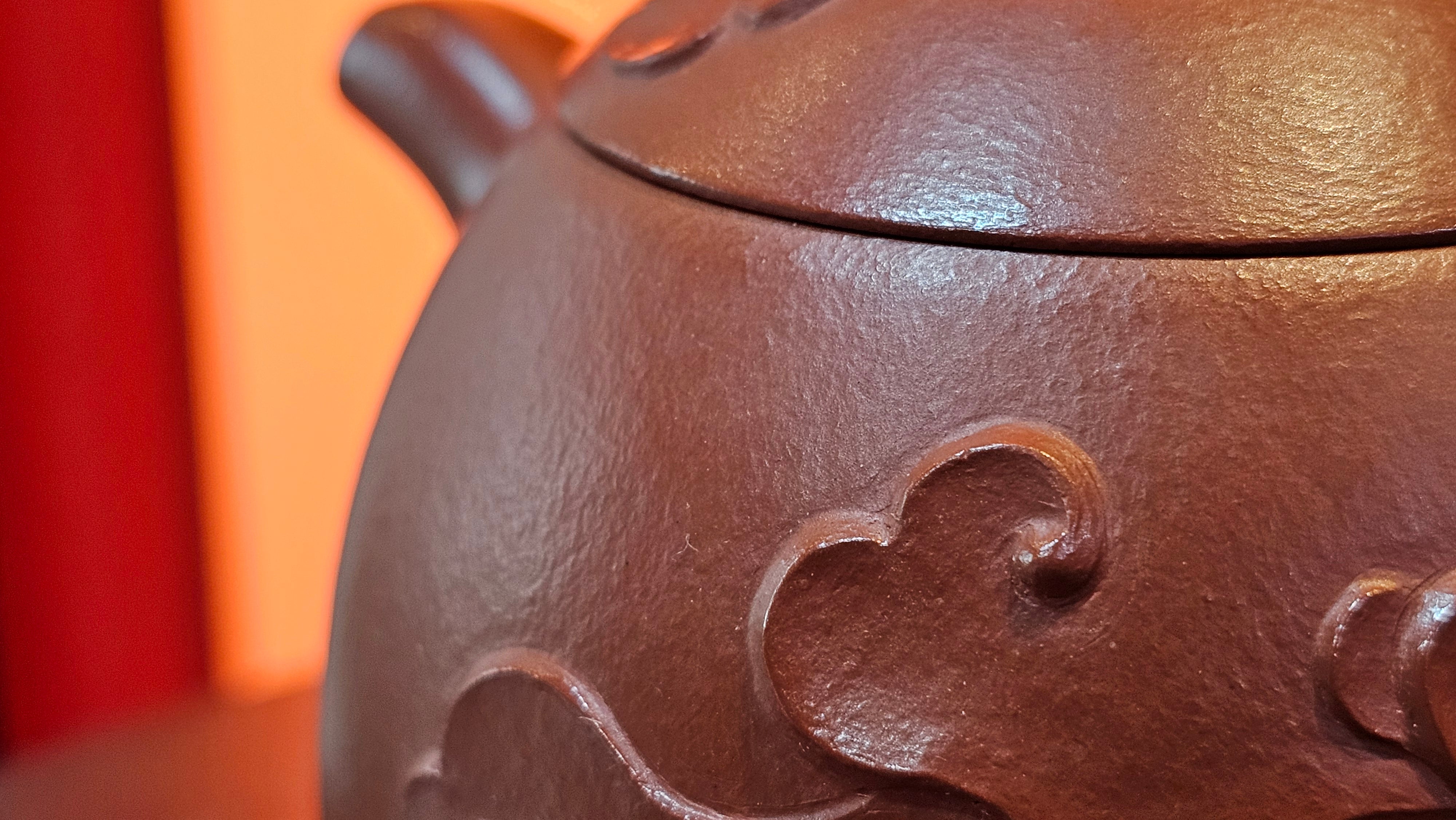 Qin Quan 秦权, with Oriental Clouds Embellishments 云朵贴花工艺, 187.8ml, Xiao Mei Yao Zhu Ni 小煤窑朱泥, by Craftsman Chen Yue Fei 陈跃飞 ~ Congratulations!to Mr C.M.! 1116hrs 31st Oct 2025, Renens! Switzerland🇨🇭!