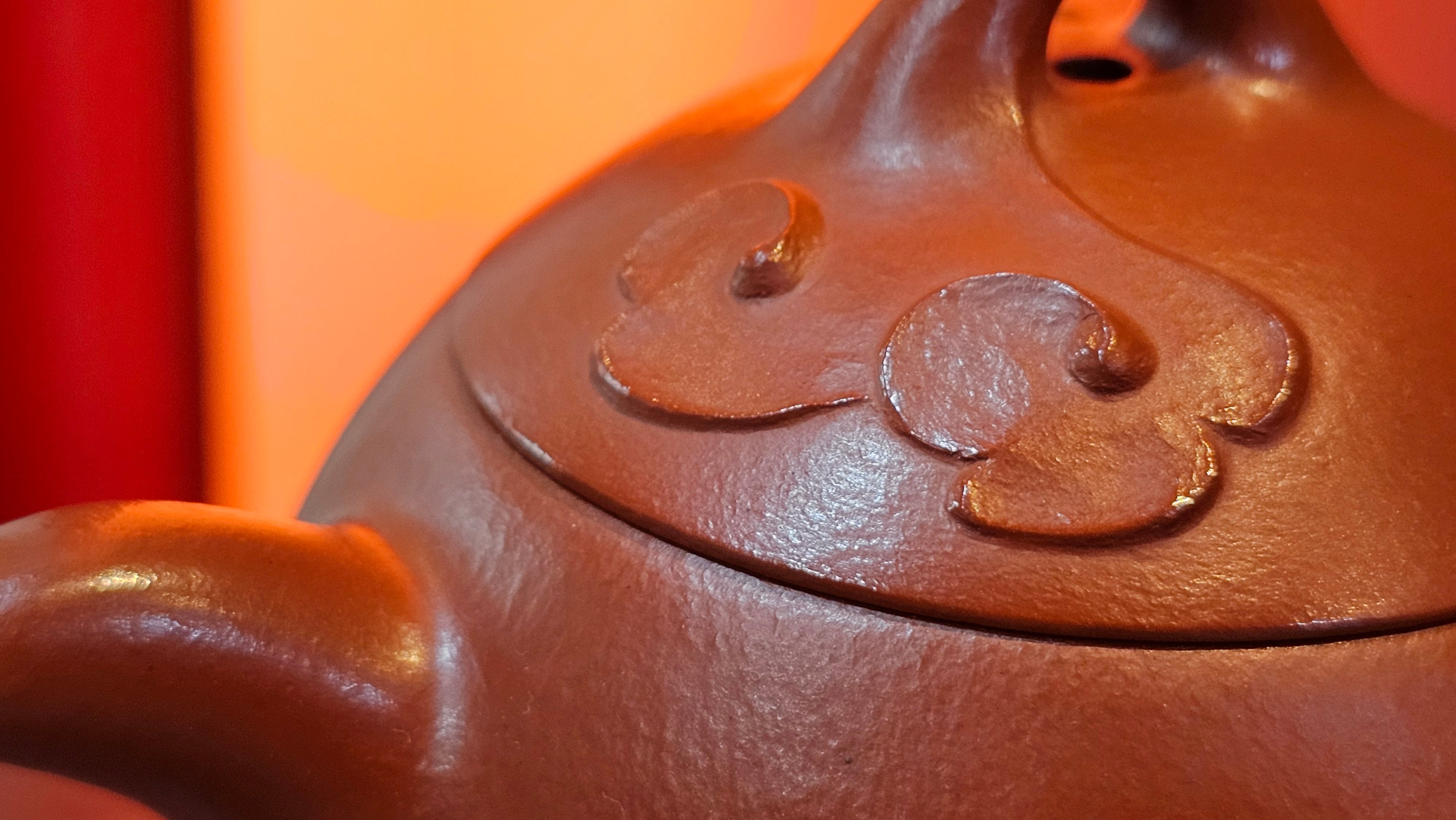 Qin Quan 秦权, with Oriental Clouds Embellishments 云朵贴花工艺, 187.8ml, Xiao Mei Yao Zhu Ni 小煤窑朱泥, by Craftsman Chen Yue Fei 陈跃飞 ~ Congratulations!to Mr C.M.! 1116hrs 31st Oct 2025, Renens! Switzerland🇨🇭!