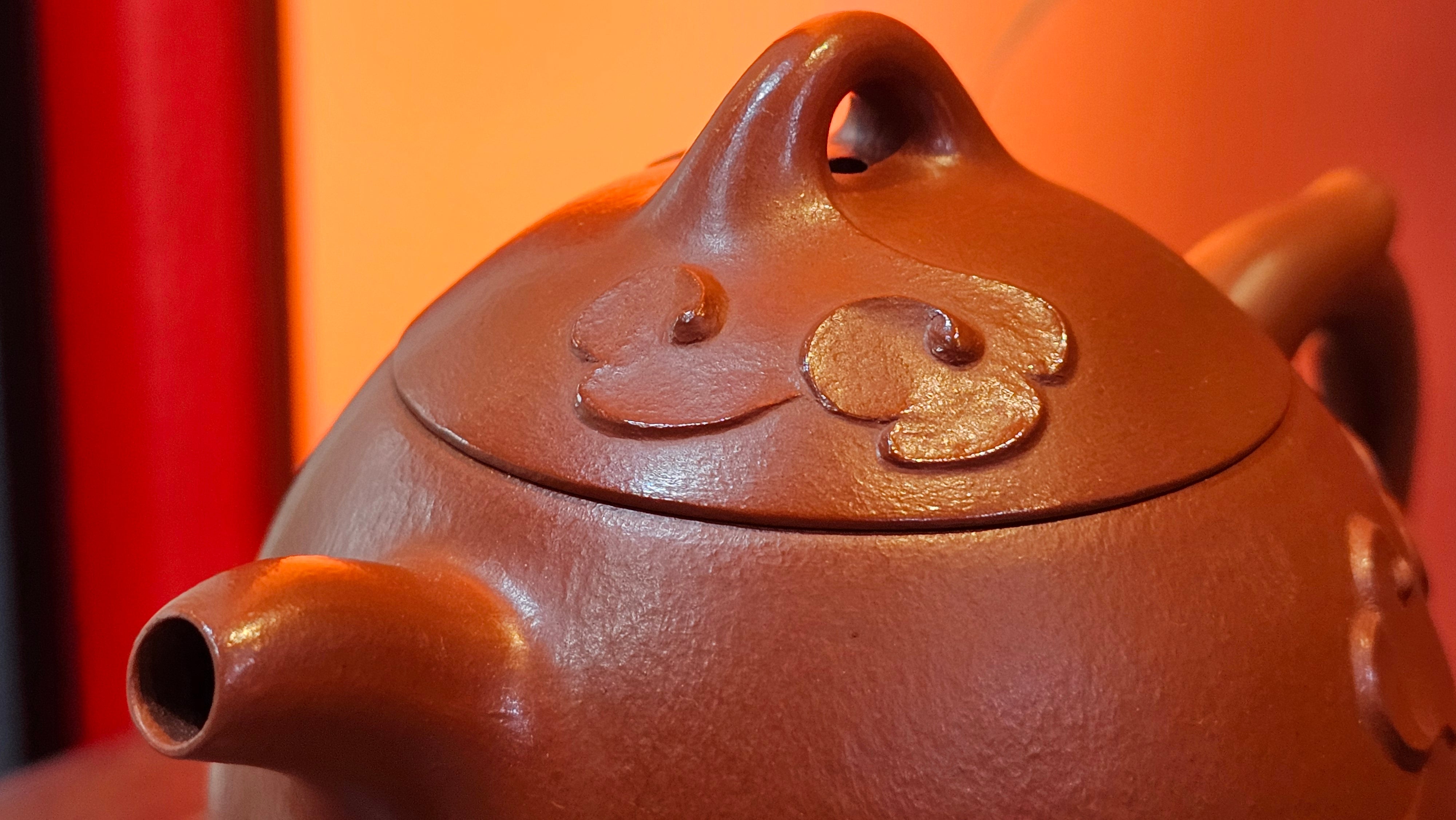 Qin Quan 秦权, with Oriental Clouds Embellishments 云朵贴花工艺, 187.8ml, Xiao Mei Yao Zhu Ni 小煤窑朱泥, by Craftsman Chen Yue Fei 陈跃飞 ~ Congratulations!to Mr C.M.! 1116hrs 31st Oct 2025, Renens! Switzerland🇨🇭!