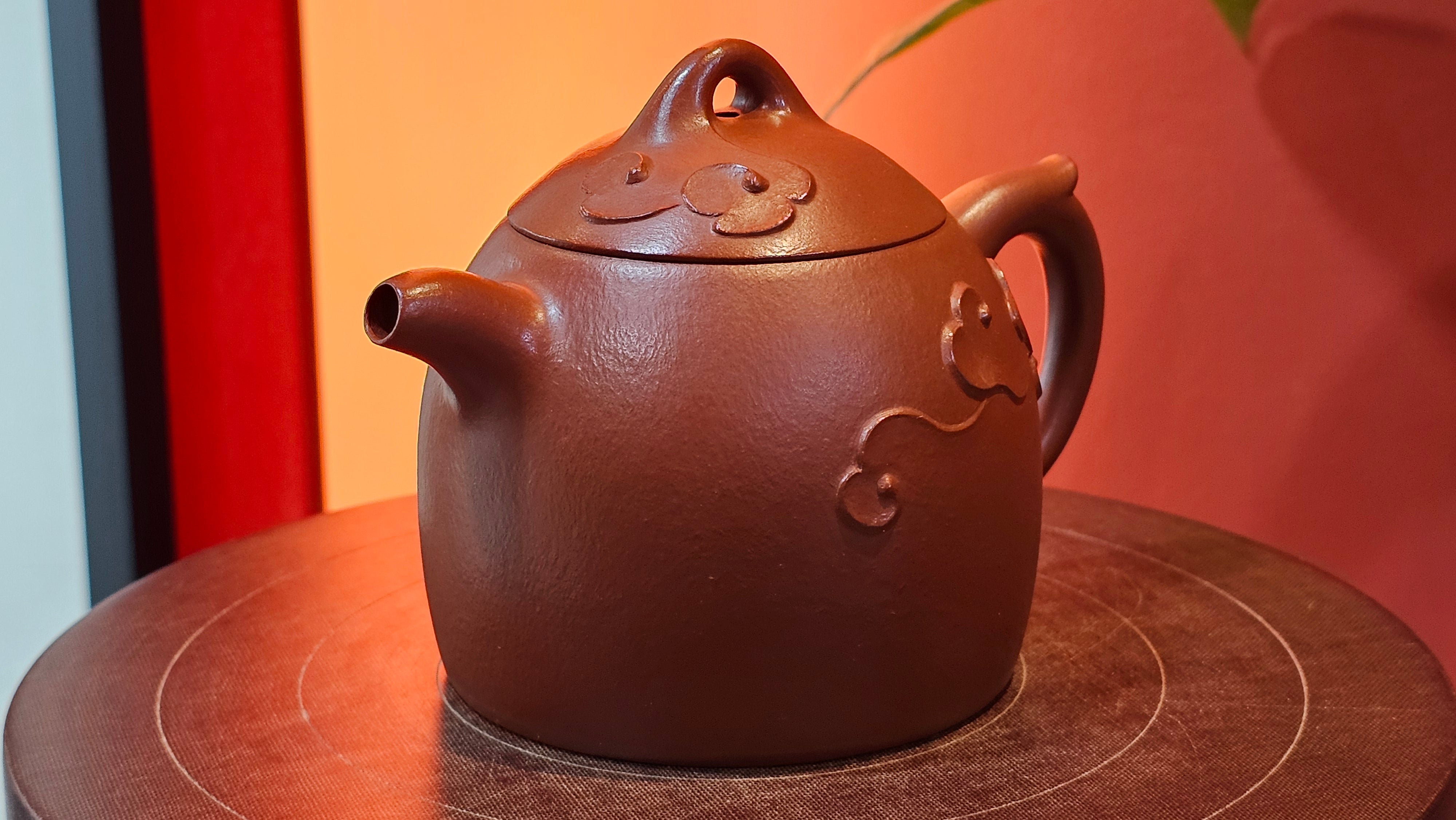 Qin Quan 秦权, with Oriental Clouds Embellishments 云朵贴花工艺, 187.8ml, Xiao Mei Yao Zhu Ni 小煤窑朱泥, by Craftsman Chen Yue Fei 陈跃飞 ~ Congratulations!to Mr C.M.! 1116hrs 31st Oct 2025, Renens! Switzerland🇨🇭!