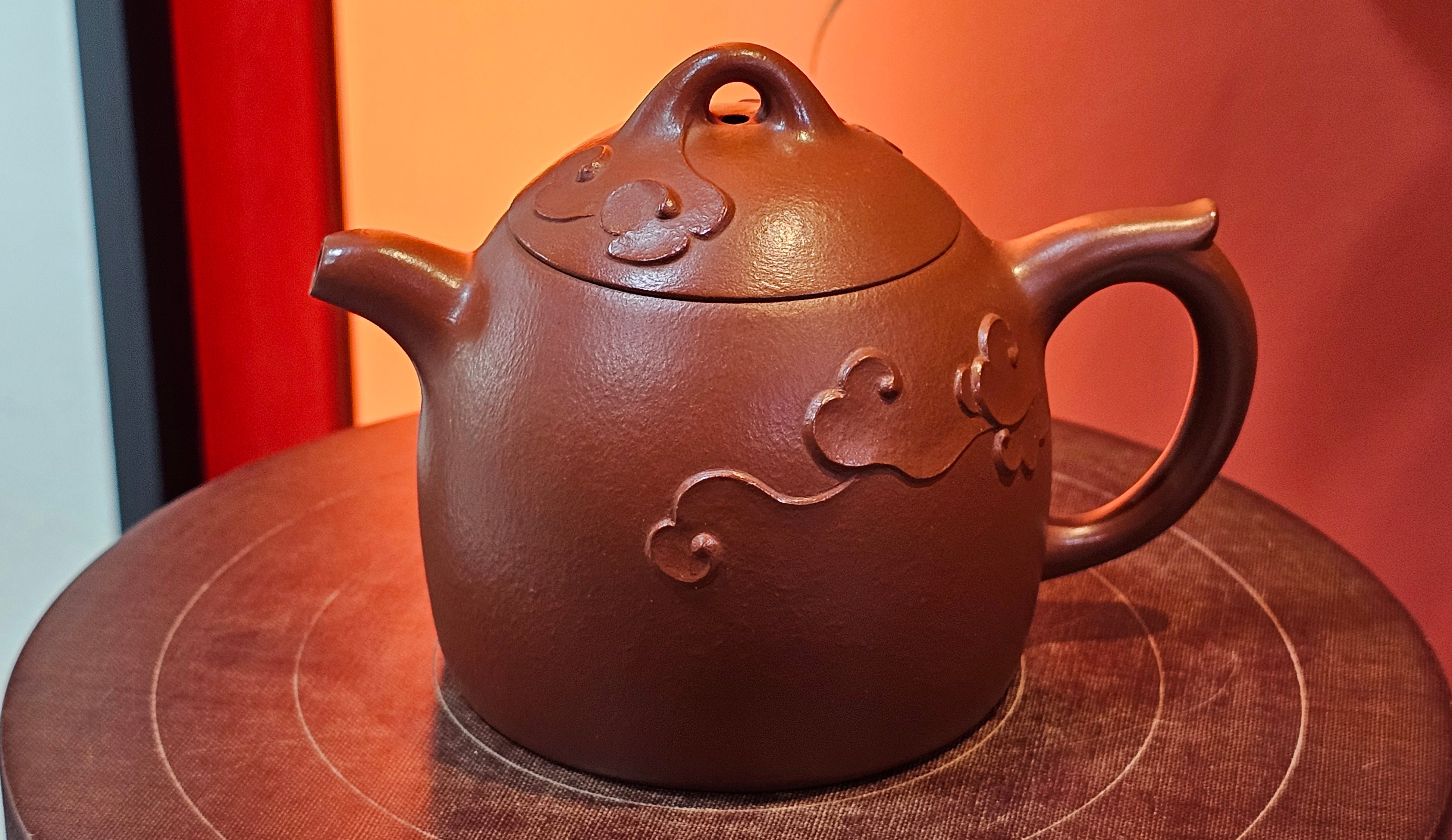 Qin Quan 秦权, with Oriental Clouds Embellishments 云朵贴花工艺, 187.8ml, Xiao Mei Yao Zhu Ni 小煤窑朱泥, by Craftsman Chen Yue Fei 陈跃飞 ~ Congratulations!to Mr C.M.! 1116hrs 31st Oct 2025, Renens! Switzerland🇨🇭!