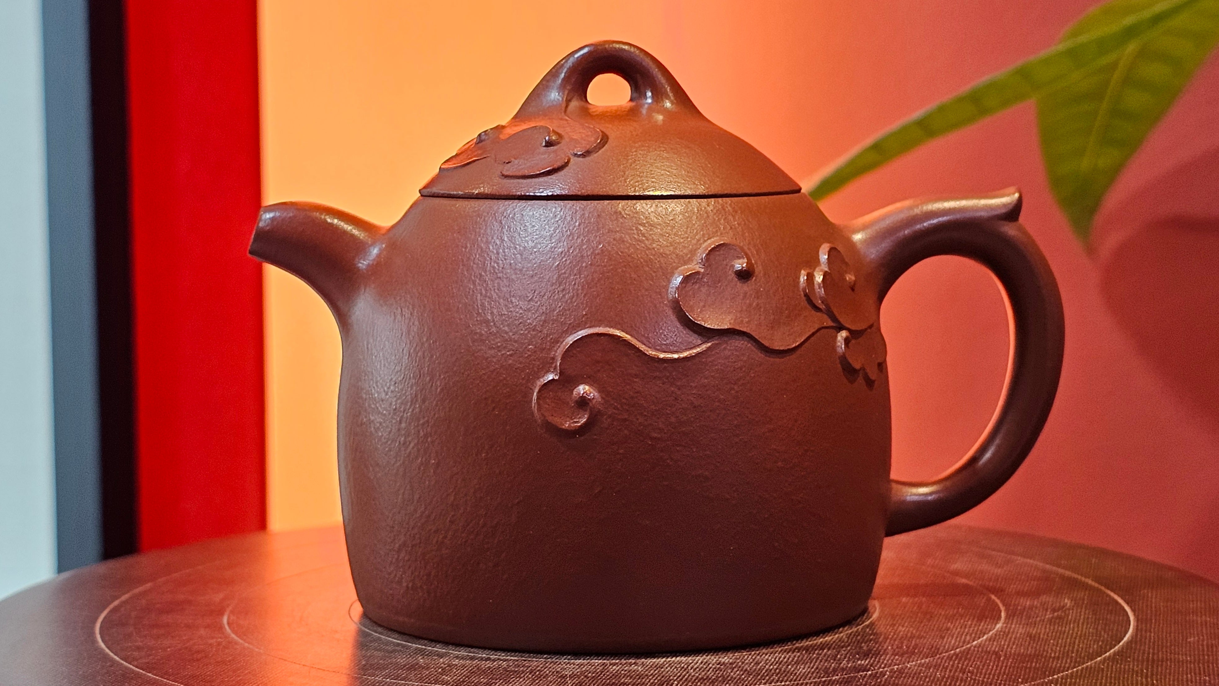 Qin Quan 秦权, with Oriental Clouds Embellishments 云朵贴花工艺, 187.8ml, Xiao Mei Yao Zhu Ni 小煤窑朱泥, by Craftsman Chen Yue Fei 陈跃飞 ~ Congratulations!to Mr C.M.! 1116hrs 31st Oct 2025, Renens! Switzerland🇨🇭!