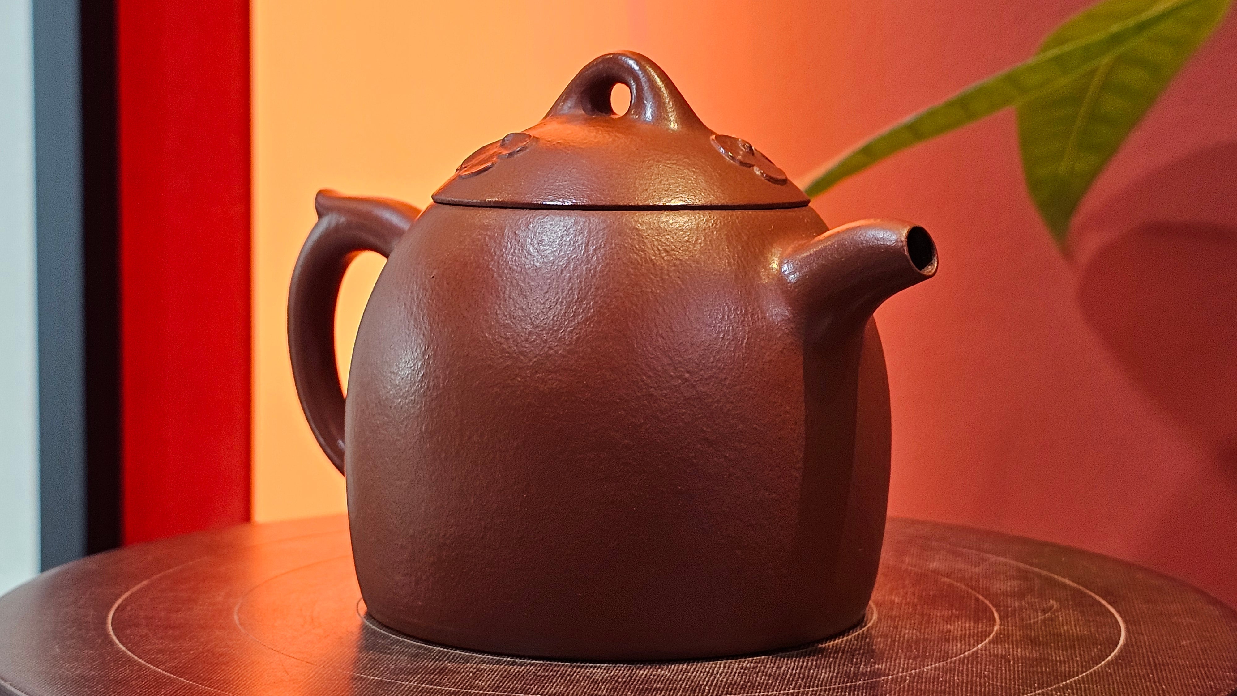 Qin Quan 秦权, with Oriental Clouds Embellishments 云朵贴花工艺, 187.8ml, Xiao Mei Yao Zhu Ni 小煤窑朱泥, by Craftsman Chen Yue Fei 陈跃飞 ~ Congratulations!to Mr C.M.! 1116hrs 31st Oct 2025, Renens! Switzerland🇨🇭!