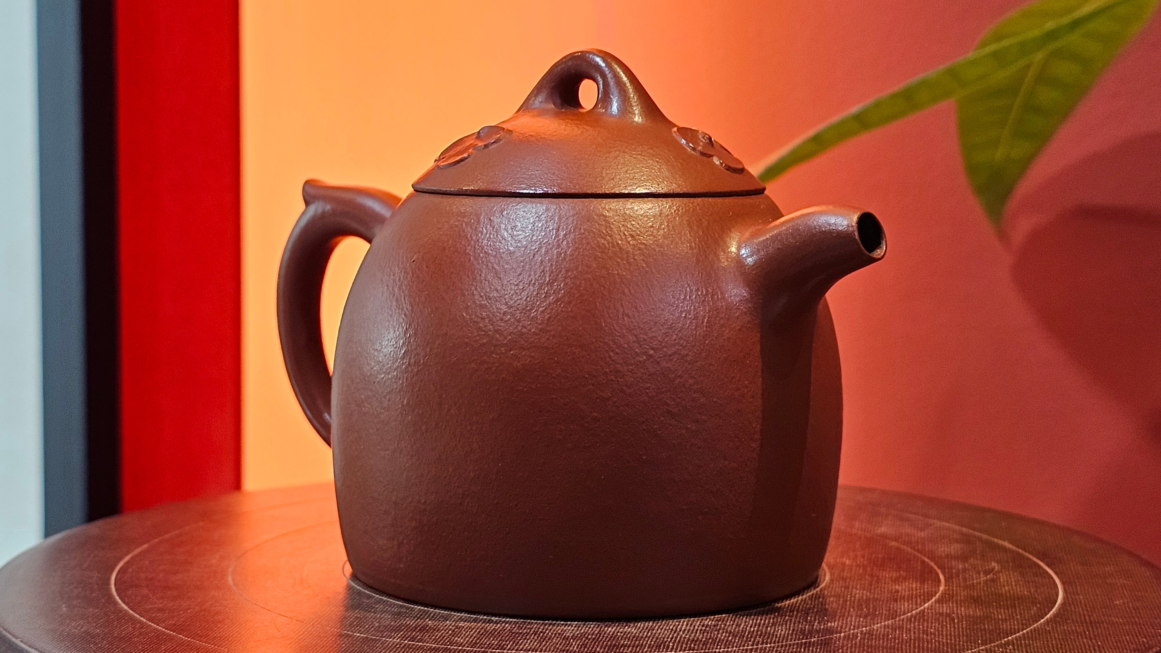 Qin Quan 秦权, with Oriental Clouds Embellishments 云朵贴花工艺, 187.8ml, Xiao Mei Yao Zhu Ni 小煤窑朱泥, by Craftsman Chen Yue Fei 陈跃飞 ~ Congratulations!to Mr C.M.! 1116hrs 31st Oct 2025, Renens! Switzerland🇨🇭!