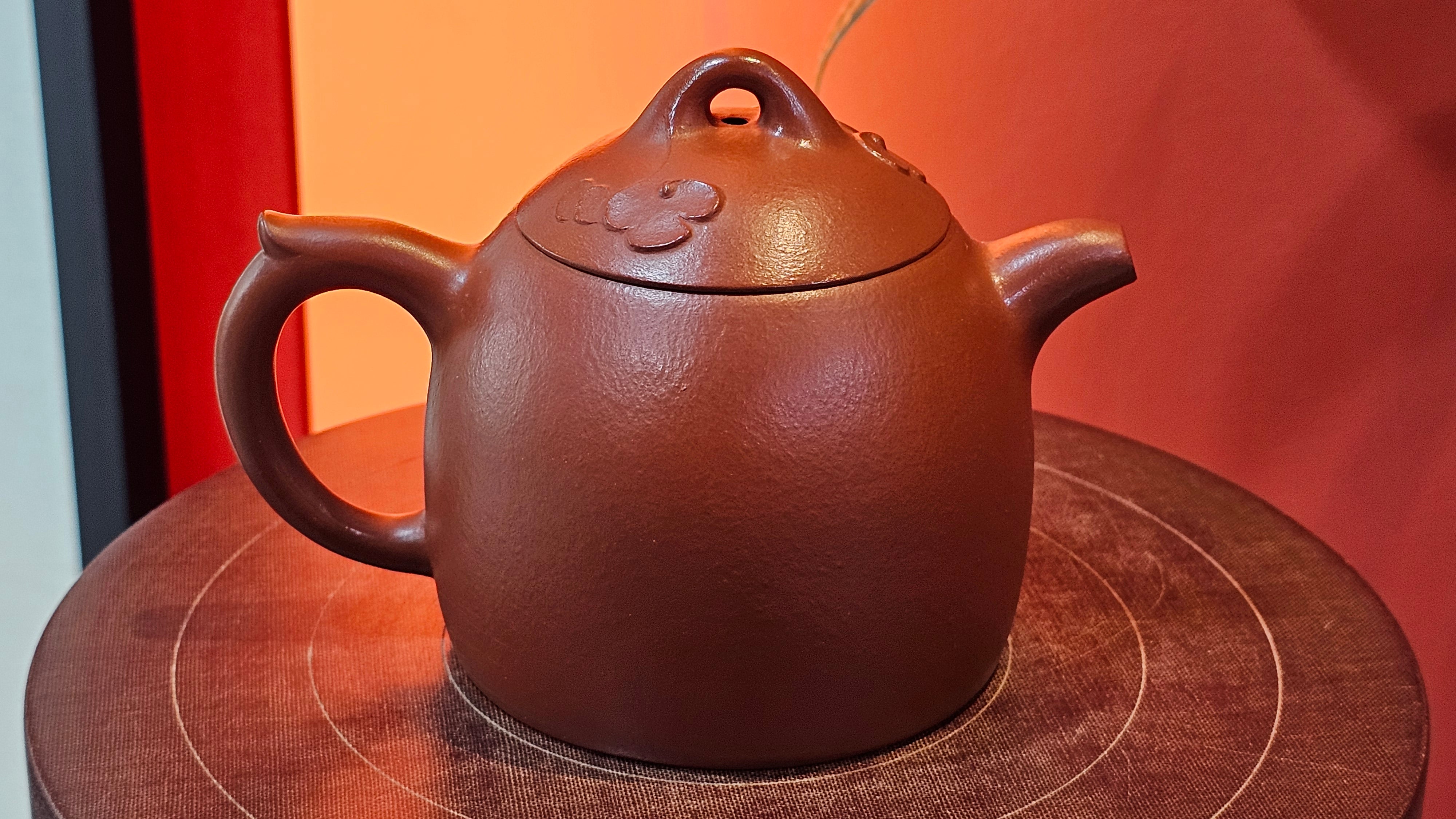 Qin Quan 秦权, with Oriental Clouds Embellishments 云朵贴花工艺, 187.8ml, Xiao Mei Yao Zhu Ni 小煤窑朱泥, by Craftsman Chen Yue Fei 陈跃飞 ~ Congratulations!to Mr C.M.! 1116hrs 31st Oct 2025, Renens! Switzerland🇨🇭!