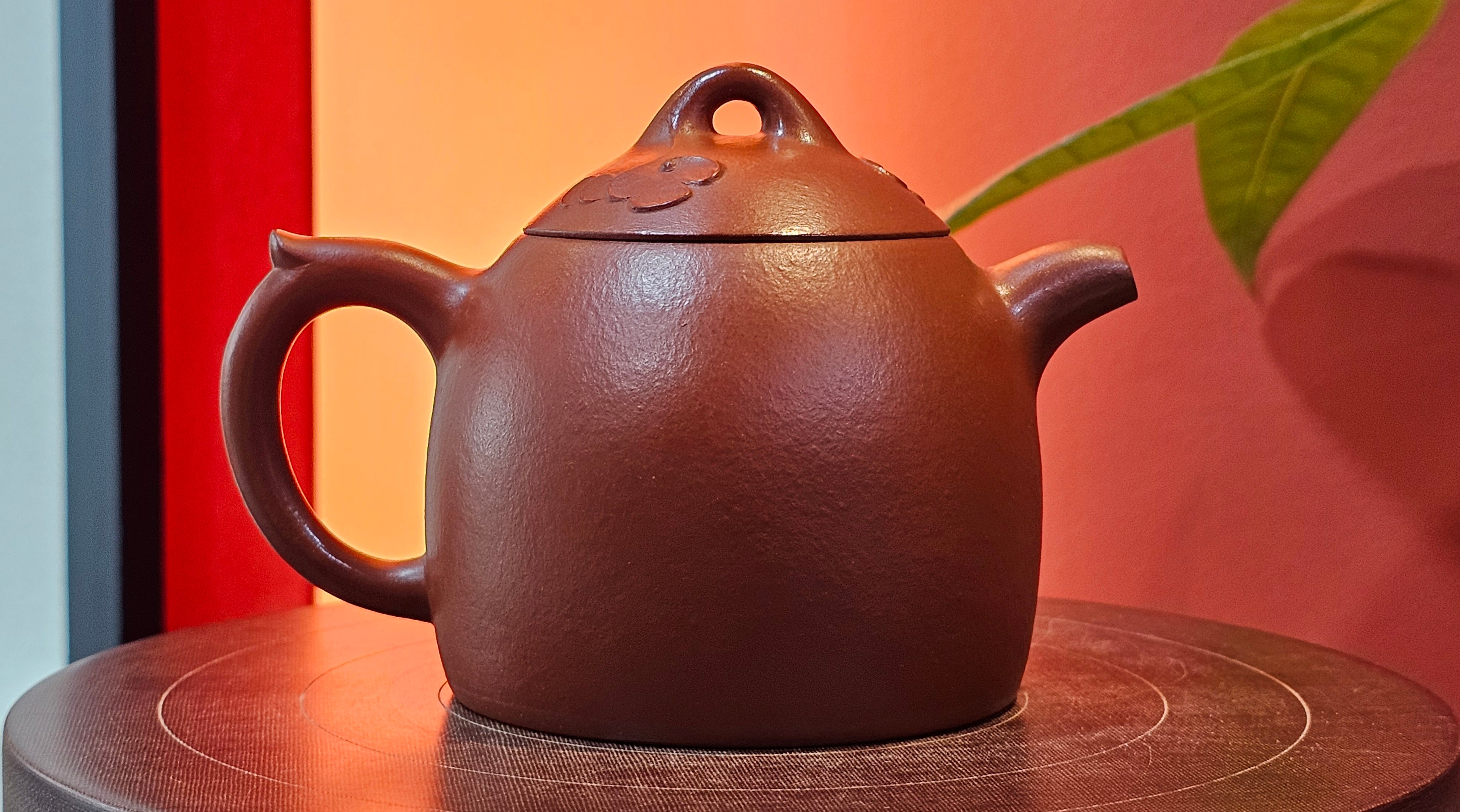 Qin Quan 秦权, with Oriental Clouds Embellishments 云朵贴花工艺, 187.8ml, Xiao Mei Yao Zhu Ni 小煤窑朱泥, by Craftsman Chen Yue Fei 陈跃飞 ~ Congratulations!to Mr C.M.! 1116hrs 31st Oct 2025, Renens! Switzerland🇨🇭!