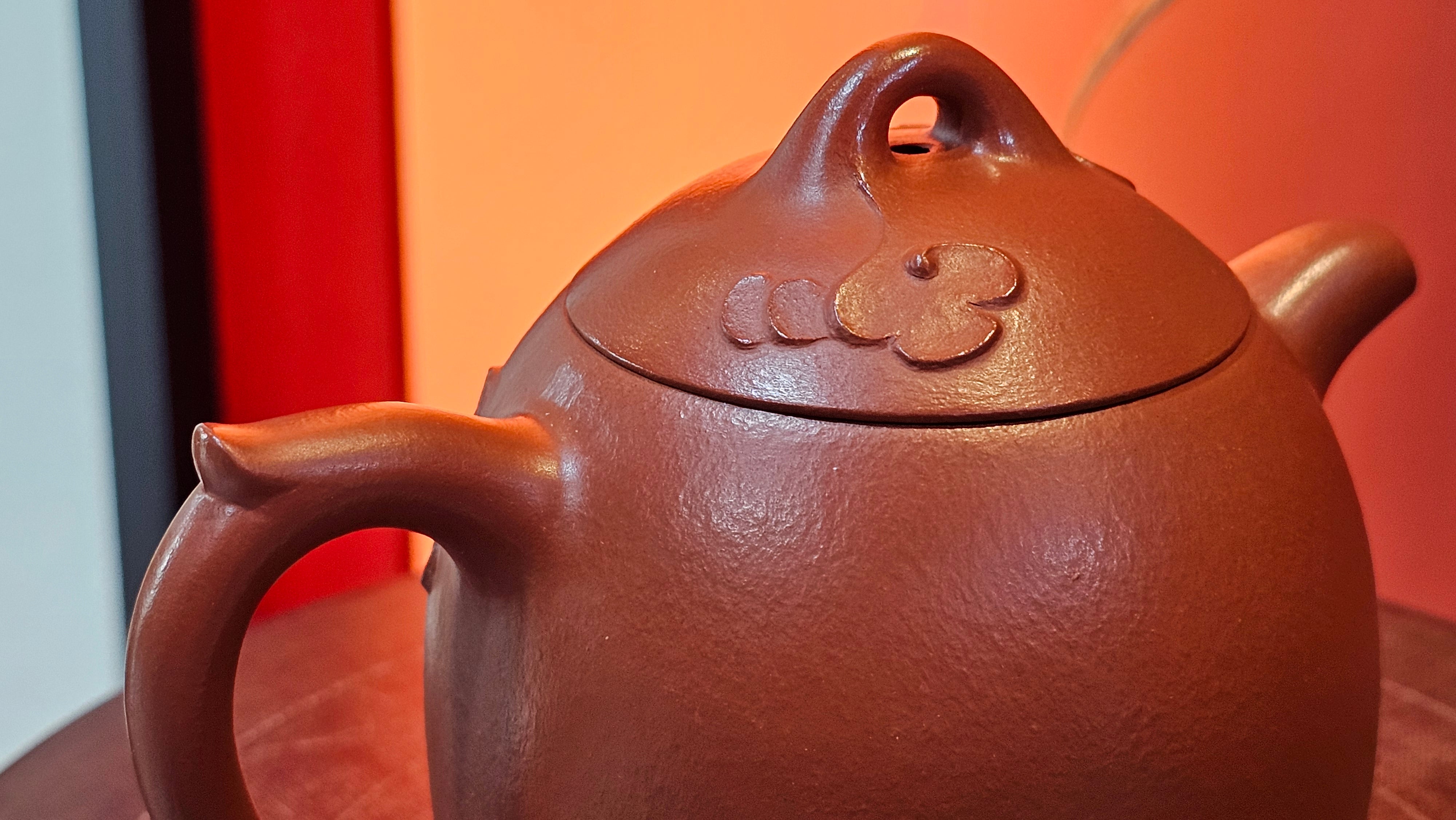 Qin Quan 秦权, with Oriental Clouds Embellishments 云朵贴花工艺, 187.8ml, Xiao Mei Yao Zhu Ni 小煤窑朱泥, by Craftsman Chen Yue Fei 陈跃飞 ~ Congratulations!to Mr C.M.! 1116hrs 31st Oct 2025, Renens! Switzerland🇨🇭!