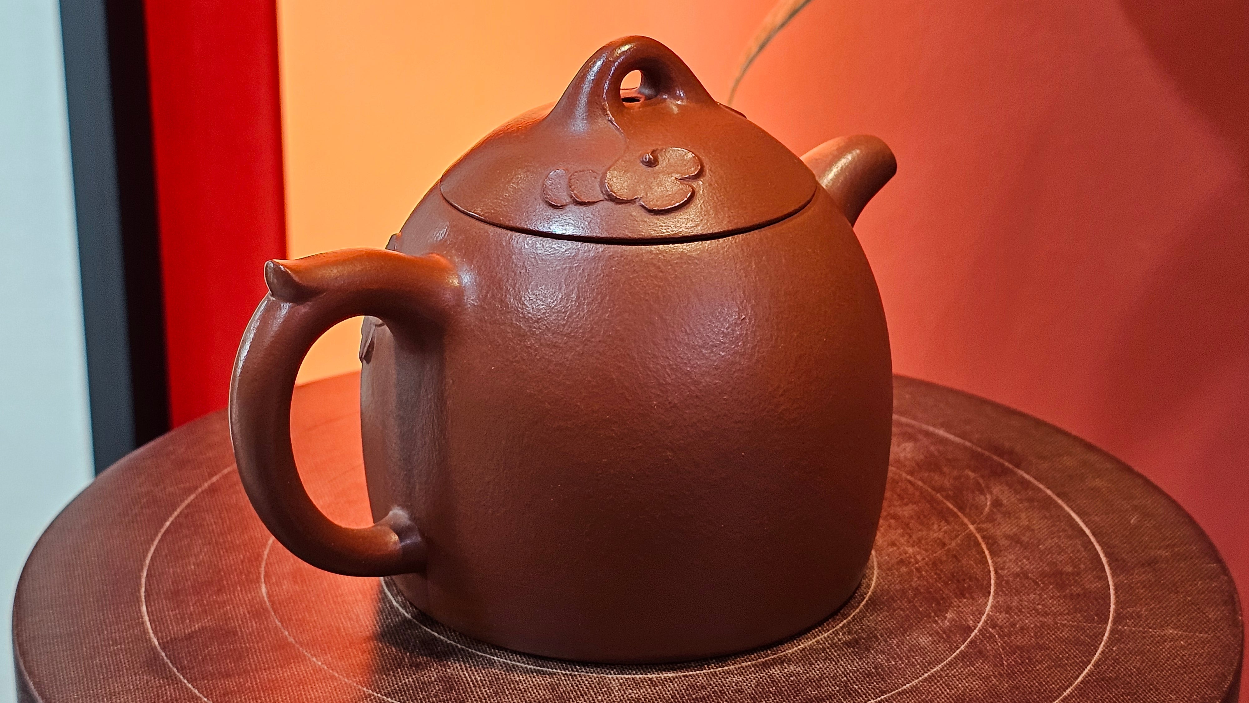 Qin Quan 秦权, with Oriental Clouds Embellishments 云朵贴花工艺, 187.8ml, Xiao Mei Yao Zhu Ni 小煤窑朱泥, by Craftsman Chen Yue Fei 陈跃飞 ~ Congratulations!to Mr C.M.! 1116hrs 31st Oct 2025, Renens! Switzerland🇨🇭!