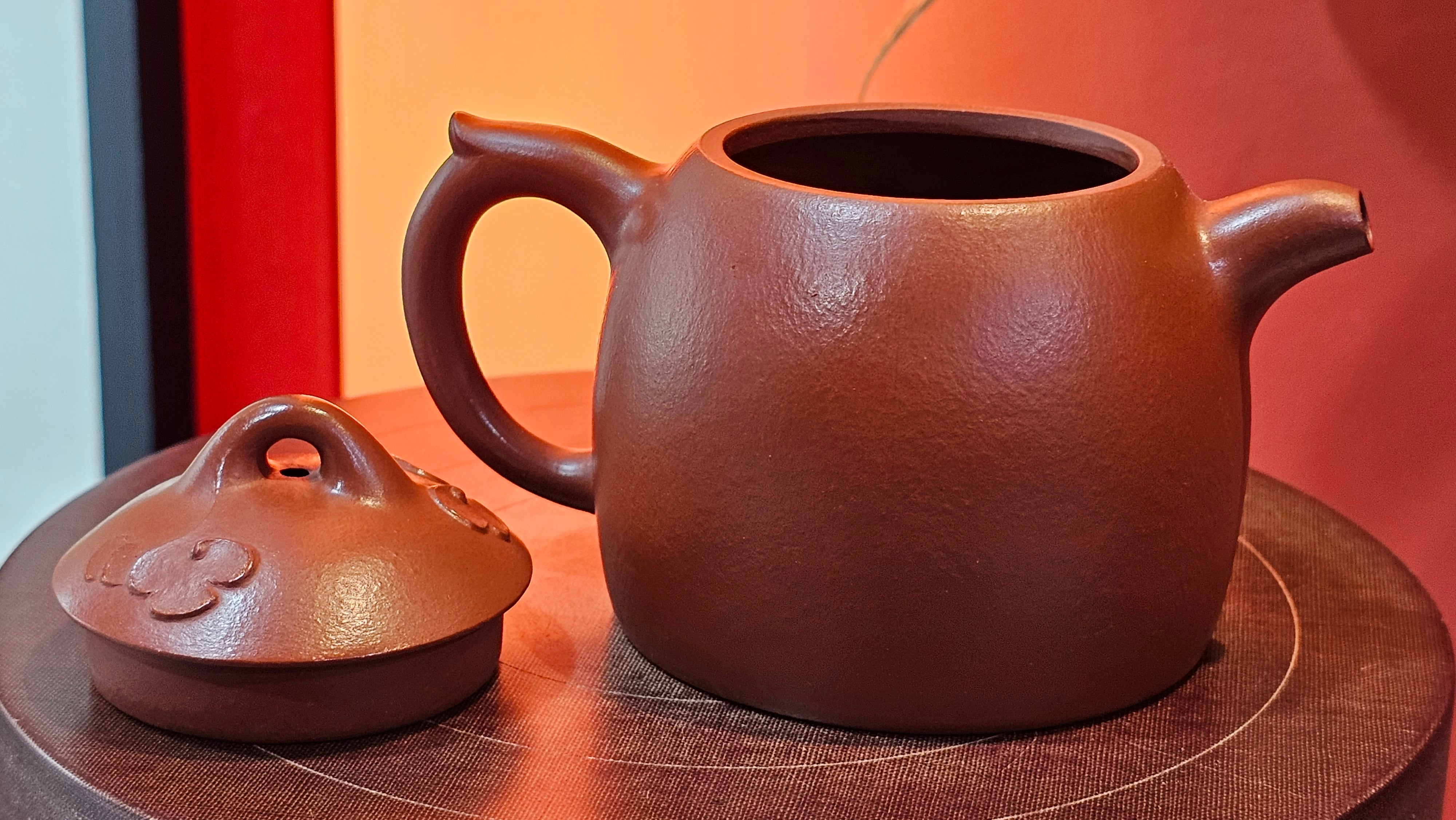 Qin Quan 秦权, with Oriental Clouds Embellishments 云朵贴花工艺, 187.8ml, Xiao Mei Yao Zhu Ni 小煤窑朱泥, by Craftsman Chen Yue Fei 陈跃飞 ~ Congratulations!to Mr C.M.! 1116hrs 31st Oct 2025, Renens! Switzerland🇨🇭!