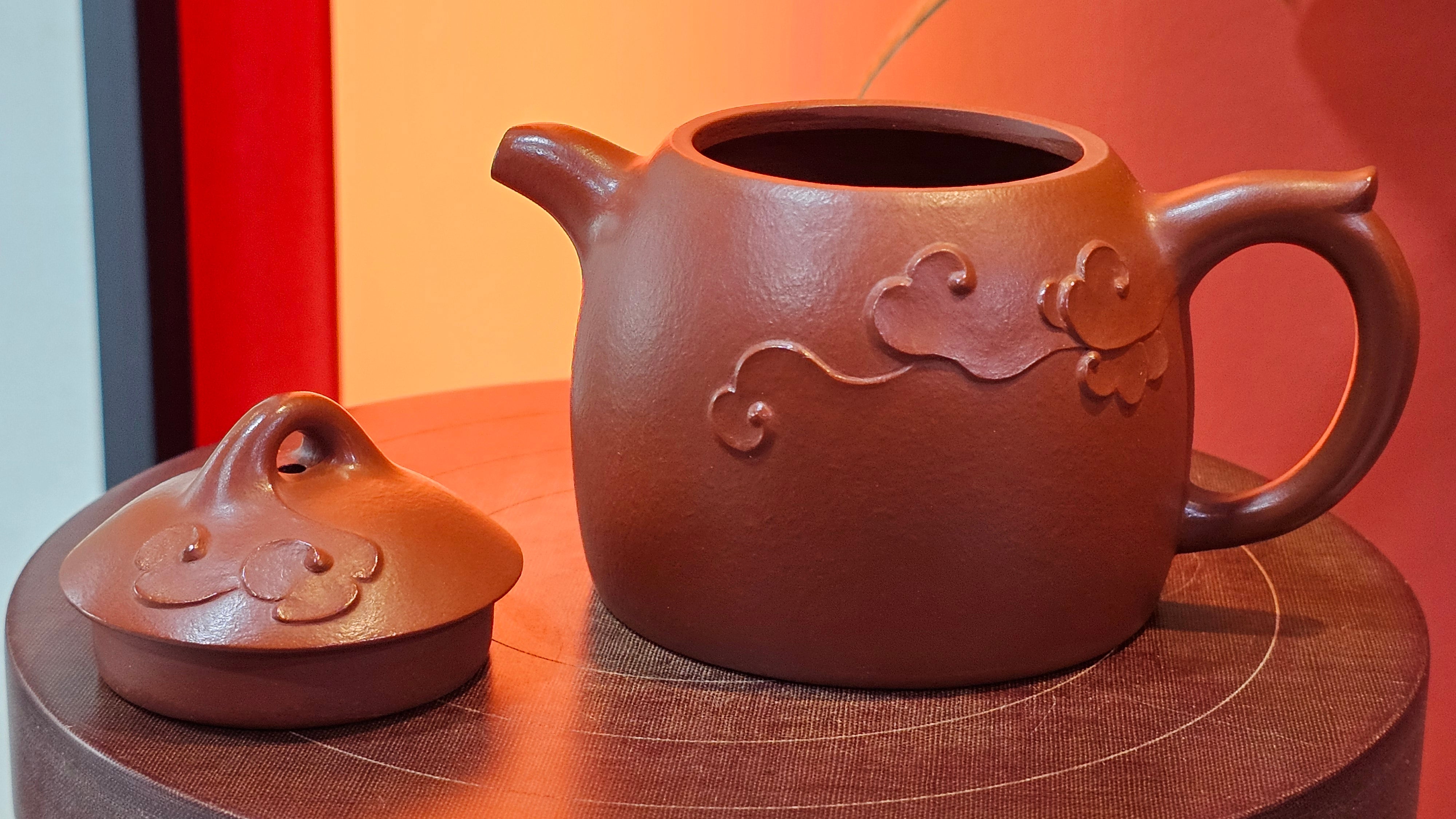 Qin Quan 秦权, with Oriental Clouds Embellishments 云朵贴花工艺, 187.8ml, Xiao Mei Yao Zhu Ni 小煤窑朱泥, by Craftsman Chen Yue Fei 陈跃飞 ~ Congratulations!to Mr C.M.! 1116hrs 31st Oct 2025, Renens! Switzerland🇨🇭!