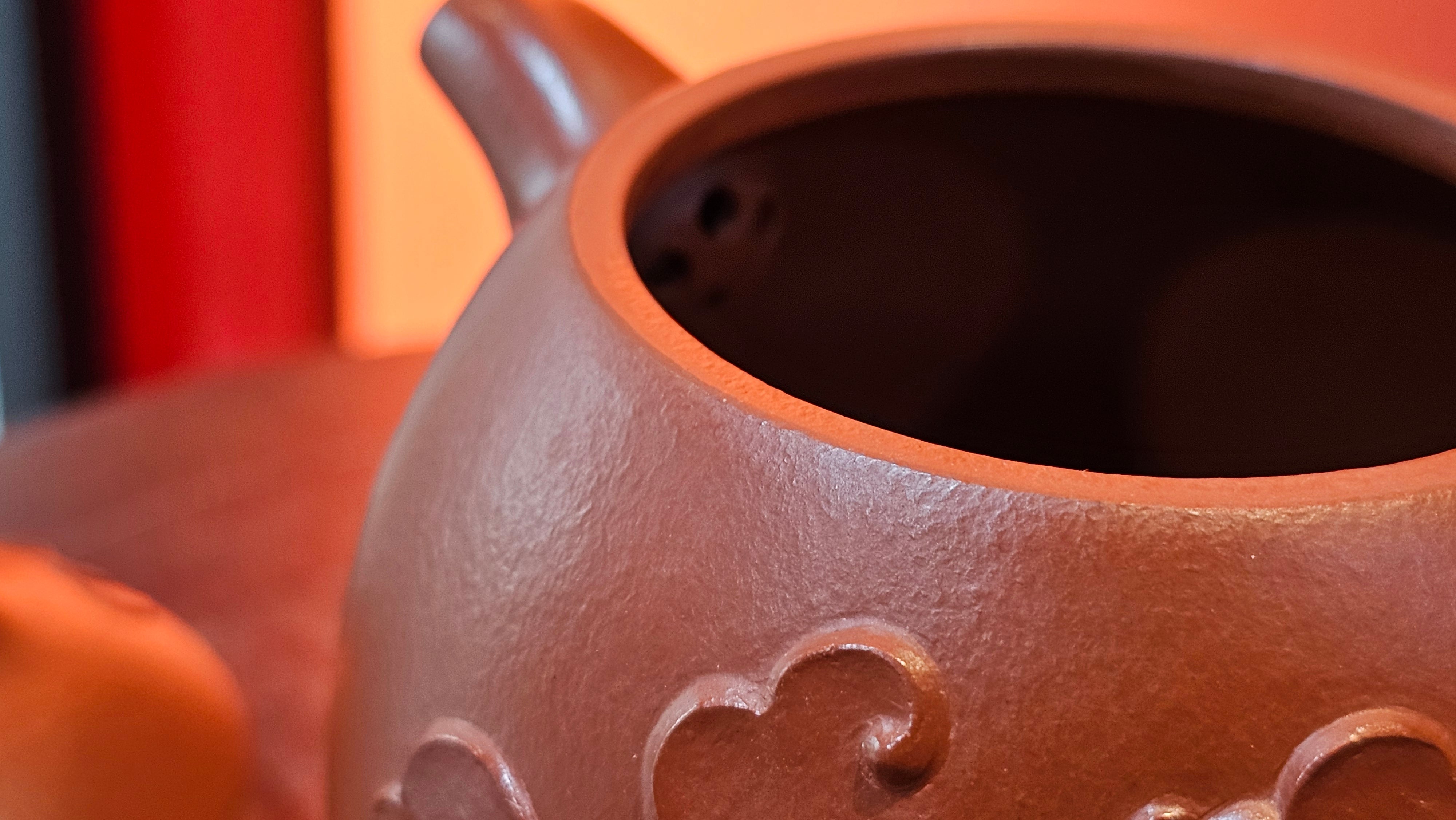 Qin Quan 秦权, with Oriental Clouds Embellishments 云朵贴花工艺, 187.8ml, Xiao Mei Yao Zhu Ni 小煤窑朱泥, by Craftsman Chen Yue Fei 陈跃飞 ~ Congratulations!to Mr C.M.! 1116hrs 31st Oct 2025, Renens! Switzerland🇨🇭!