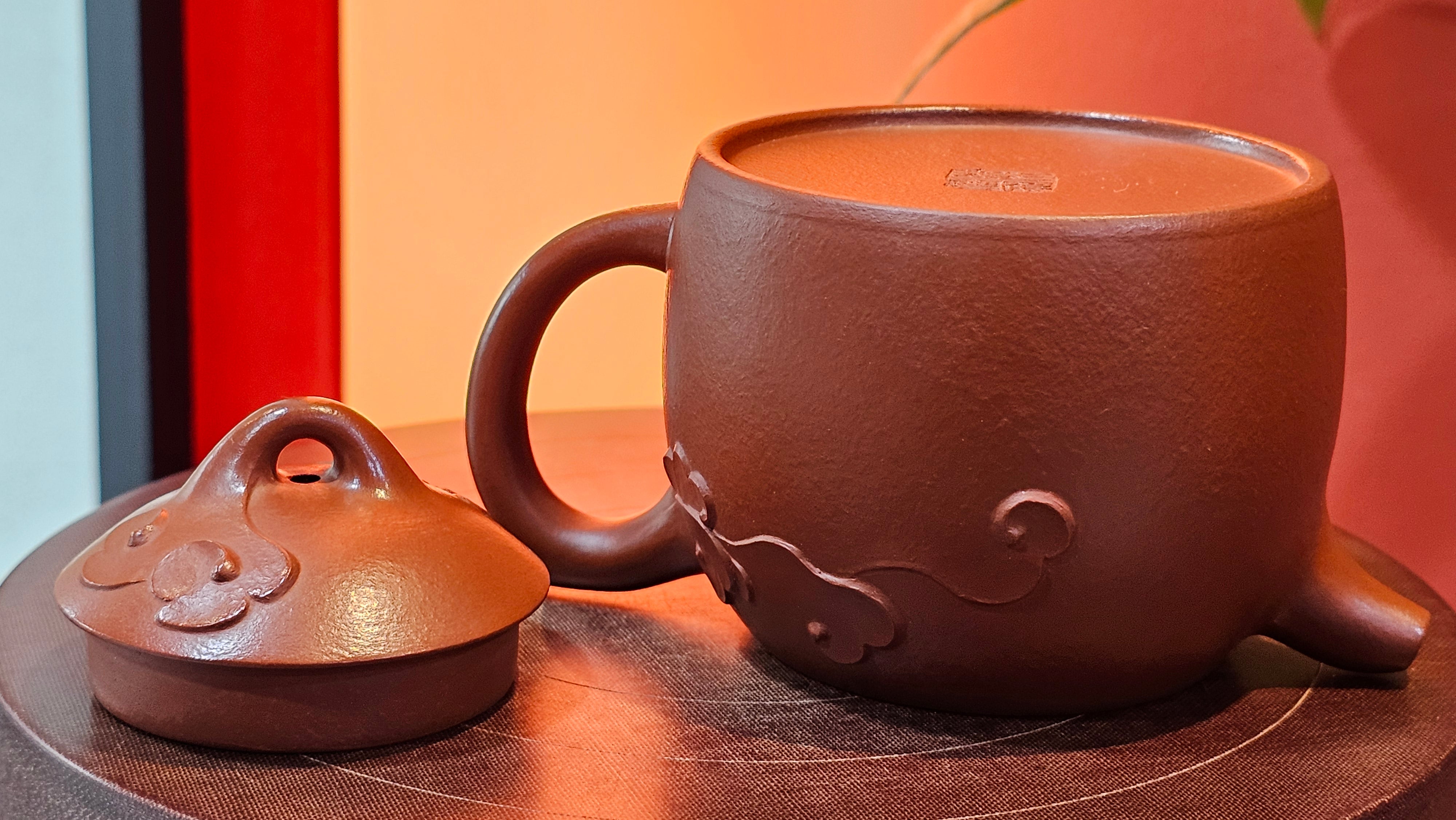 Qin Quan 秦权, with Oriental Clouds Embellishments 云朵贴花工艺, 187.8ml, Xiao Mei Yao Zhu Ni 小煤窑朱泥, by Craftsman Chen Yue Fei 陈跃飞 ~ Congratulations!to Mr C.M.! 1116hrs 31st Oct 2025, Renens! Switzerland🇨🇭!