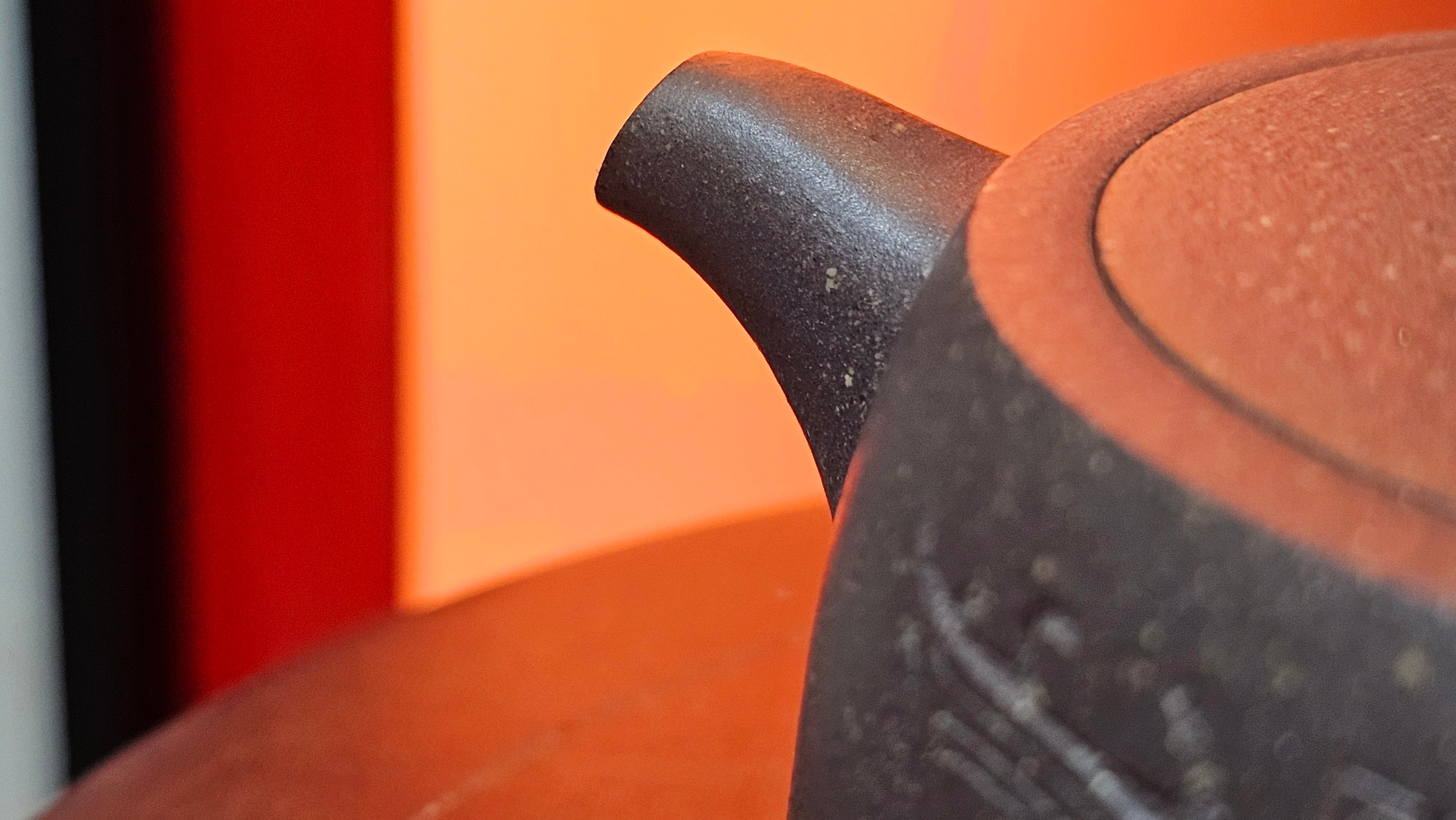 Niu Gai Jing Lan《牛盖井栏》, 162.3ml, Hei Zi Ni 黑紫泥, with Chinese Bronze Age Patterns~Engraving Art 青铜器纹样~刻绘, by our Craftsman Zhang Huan 张欢 ~ Congratulations to Mr F.S.! 2313hrs 22nd Oct 2025, Grenoble! France🇫🇷!