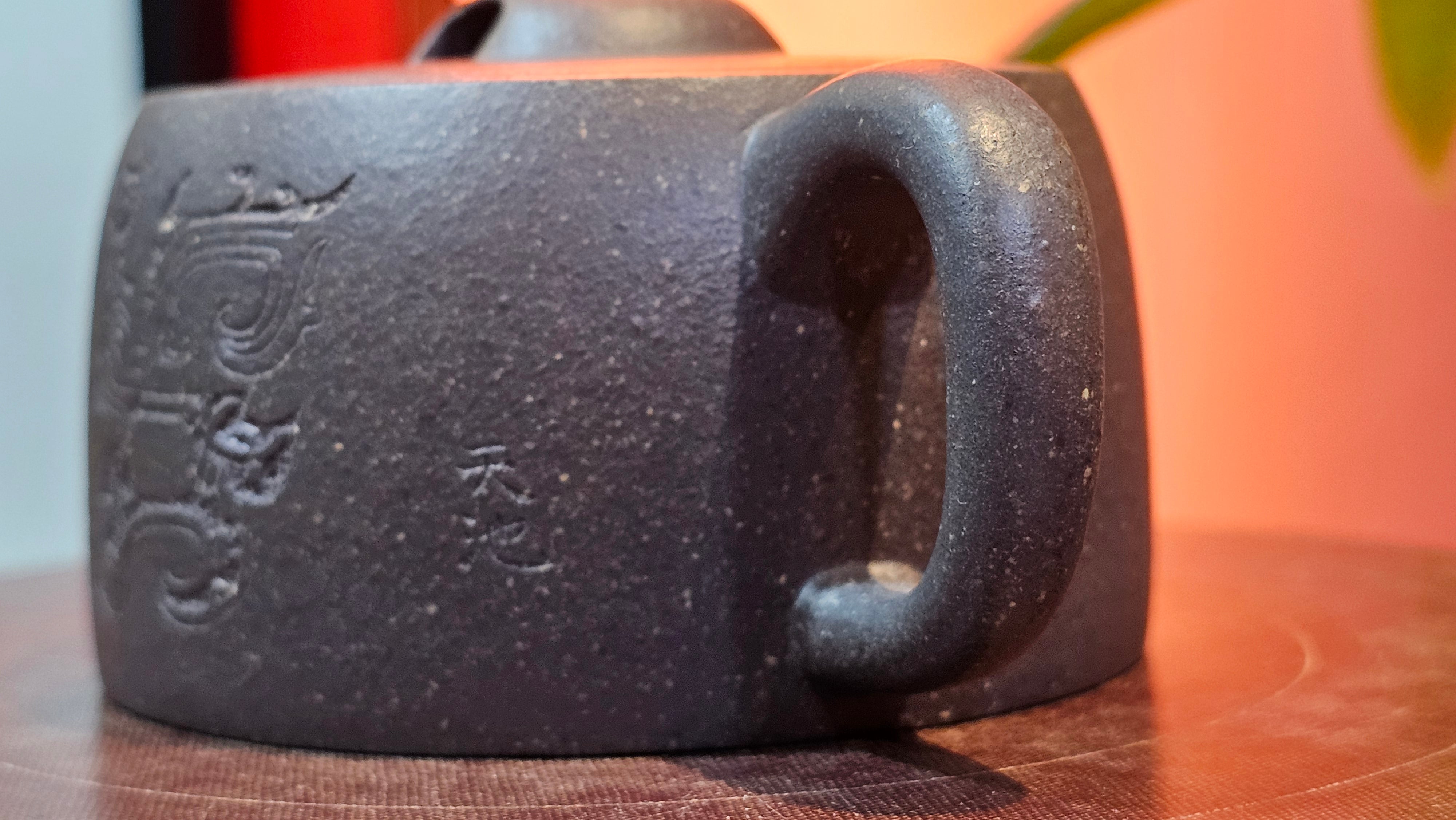 Niu Gai Jing Lan《牛盖井栏》, 162.3ml, Hei Zi Ni 黑紫泥, with Chinese Bronze Age Patterns~Engraving Art 青铜器纹样~刻绘, by our Craftsman Zhang Huan 张欢 ~ Congratulations to Mr F.S.! 2313hrs 22nd Oct 2025, Grenoble! France🇫🇷!