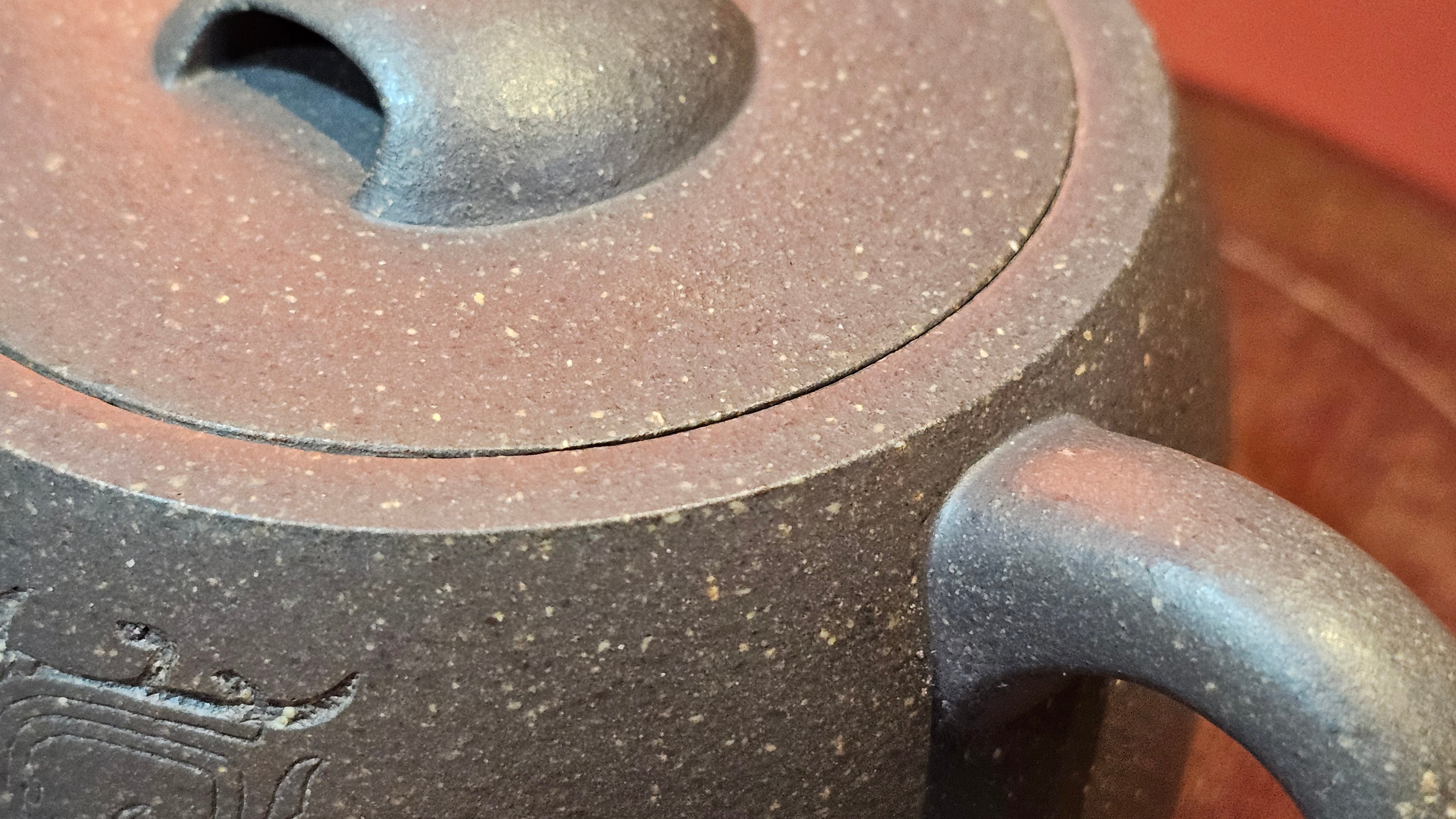 Niu Gai Jing Lan《牛盖井栏》, 162.3ml, Hei Zi Ni 黑紫泥, with Chinese Bronze Age Patterns~Engraving Art 青铜器纹样~刻绘, by our Craftsman Zhang Huan 张欢 ~ Congratulations to Mr F.S.! 2313hrs 22nd Oct 2025, Grenoble! France🇫🇷!