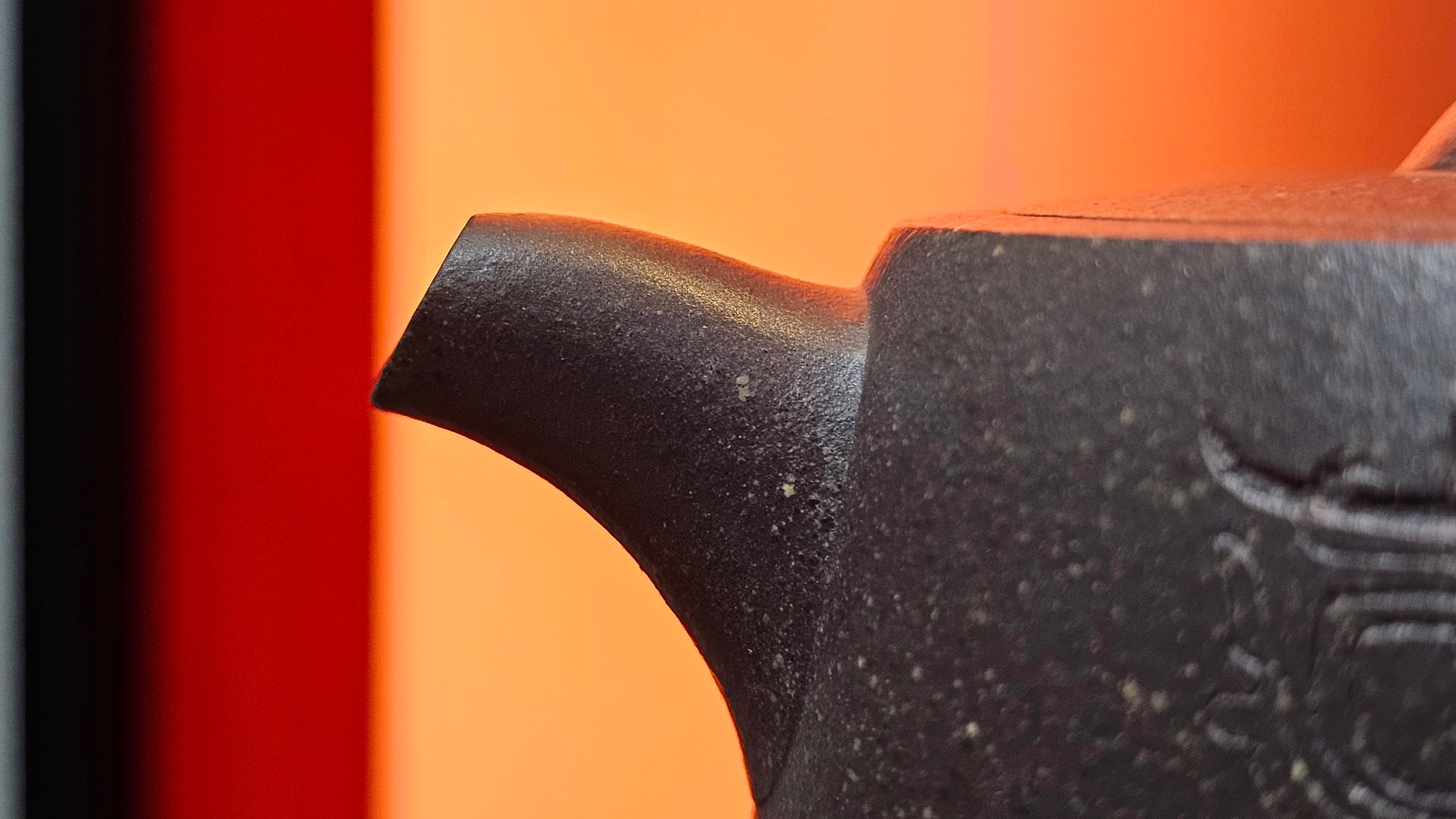 Niu Gai Jing Lan《牛盖井栏》, 162.3ml, Hei Zi Ni 黑紫泥, with Chinese Bronze Age Patterns~Engraving Art 青铜器纹样~刻绘, by our Craftsman Zhang Huan 张欢 ~ Congratulations to Mr F.S.! 2313hrs 22nd Oct 2025, Grenoble! France🇫🇷!