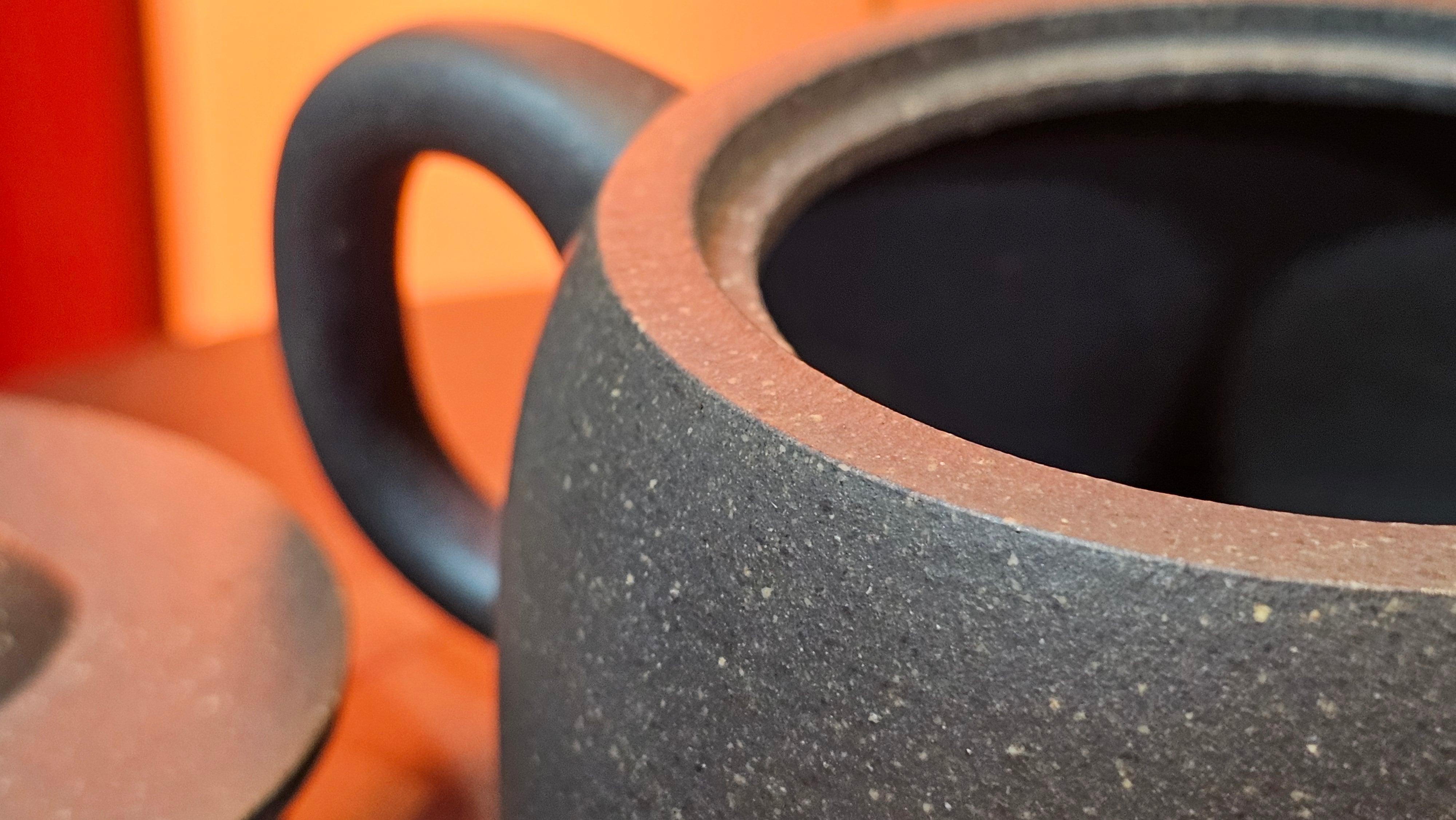 Niu Gai Jing Lan《牛盖井栏》, 162.3ml, Hei Zi Ni 黑紫泥, with Chinese Bronze Age Patterns~Engraving Art 青铜器纹样~刻绘, by our Craftsman Zhang Huan 张欢 ~ Congratulations to Mr F.S.! 2313hrs 22nd Oct 2025, Grenoble! France🇫🇷!