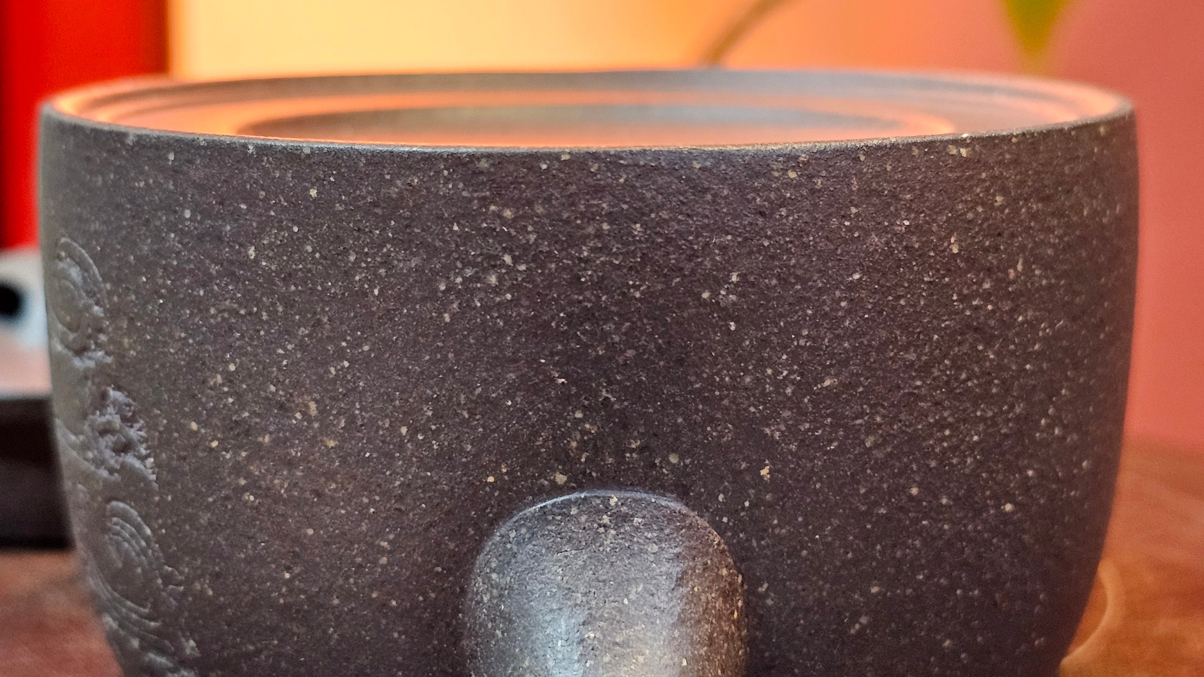 Niu Gai Jing Lan《牛盖井栏》, 162.3ml, Hei Zi Ni 黑紫泥, with Chinese Bronze Age Patterns~Engraving Art 青铜器纹样~刻绘, by our Craftsman Zhang Huan 张欢 ~ Congratulations to Mr F.S.! 2313hrs 22nd Oct 2025, Grenoble! France🇫🇷!