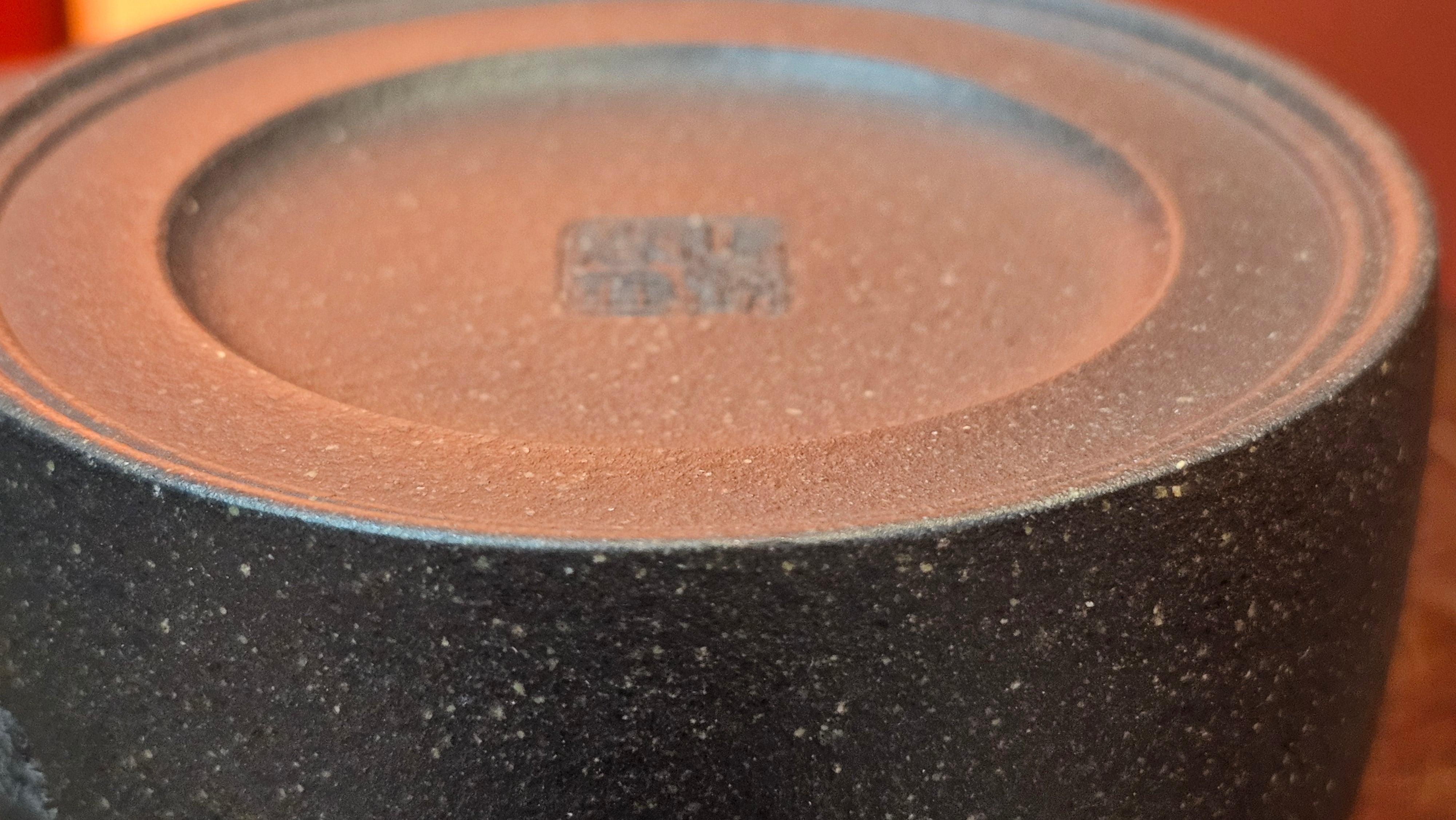 Niu Gai Jing Lan《牛盖井栏》, 162.3ml, Hei Zi Ni 黑紫泥, with Chinese Bronze Age Patterns~Engraving Art 青铜器纹样~刻绘, by our Craftsman Zhang Huan 张欢 ~ Congratulations to Mr F.S.! 2313hrs 22nd Oct 2025, Grenoble! France🇫🇷!