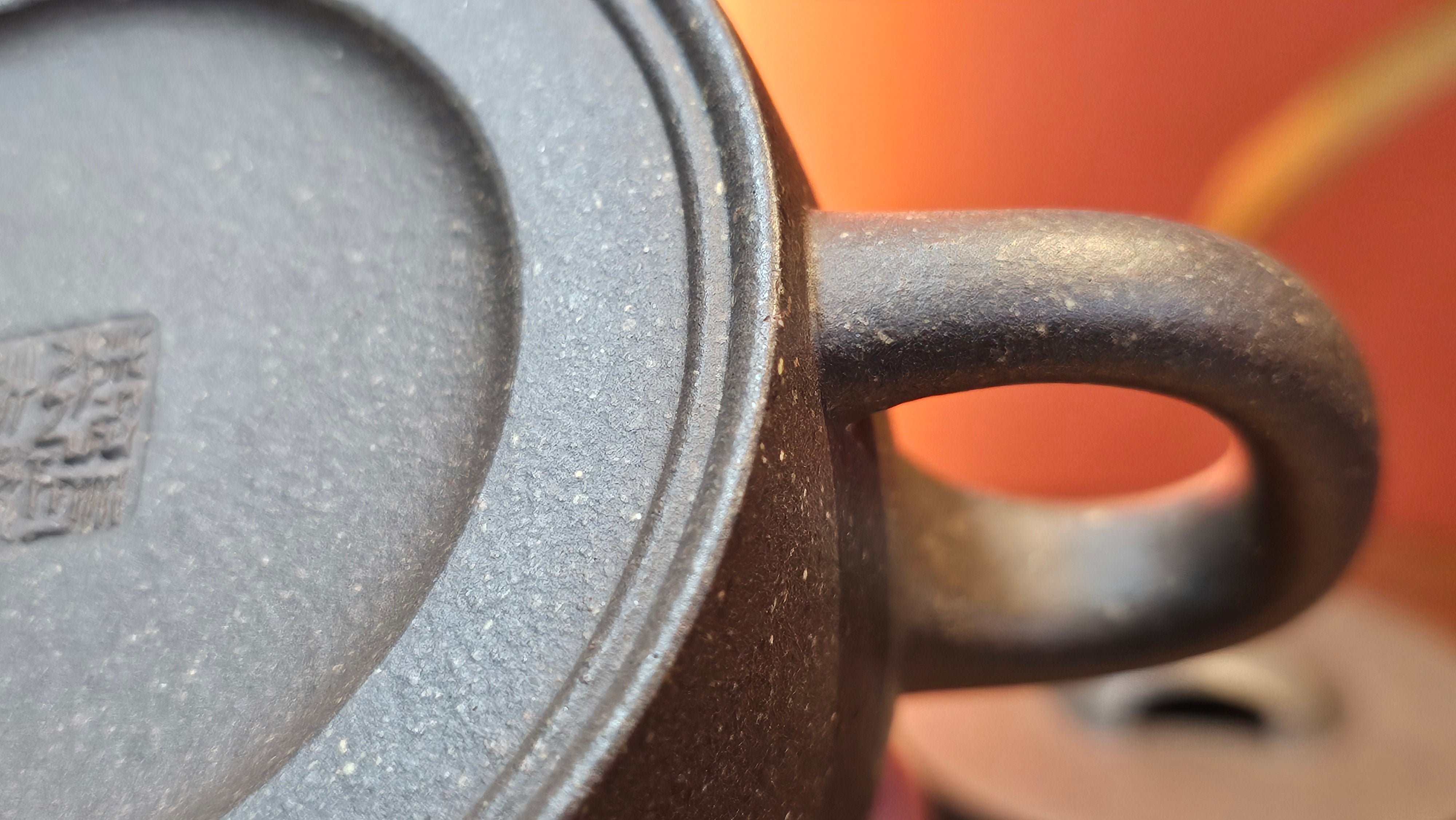 Niu Gai Jing Lan《牛盖井栏》, 162.3ml, Hei Zi Ni 黑紫泥, with Chinese Bronze Age Patterns~Engraving Art 青铜器纹样~刻绘, by our Craftsman Zhang Huan 张欢 ~ Congratulations to Mr F.S.! 2313hrs 22nd Oct 2025, Grenoble! France🇫🇷!