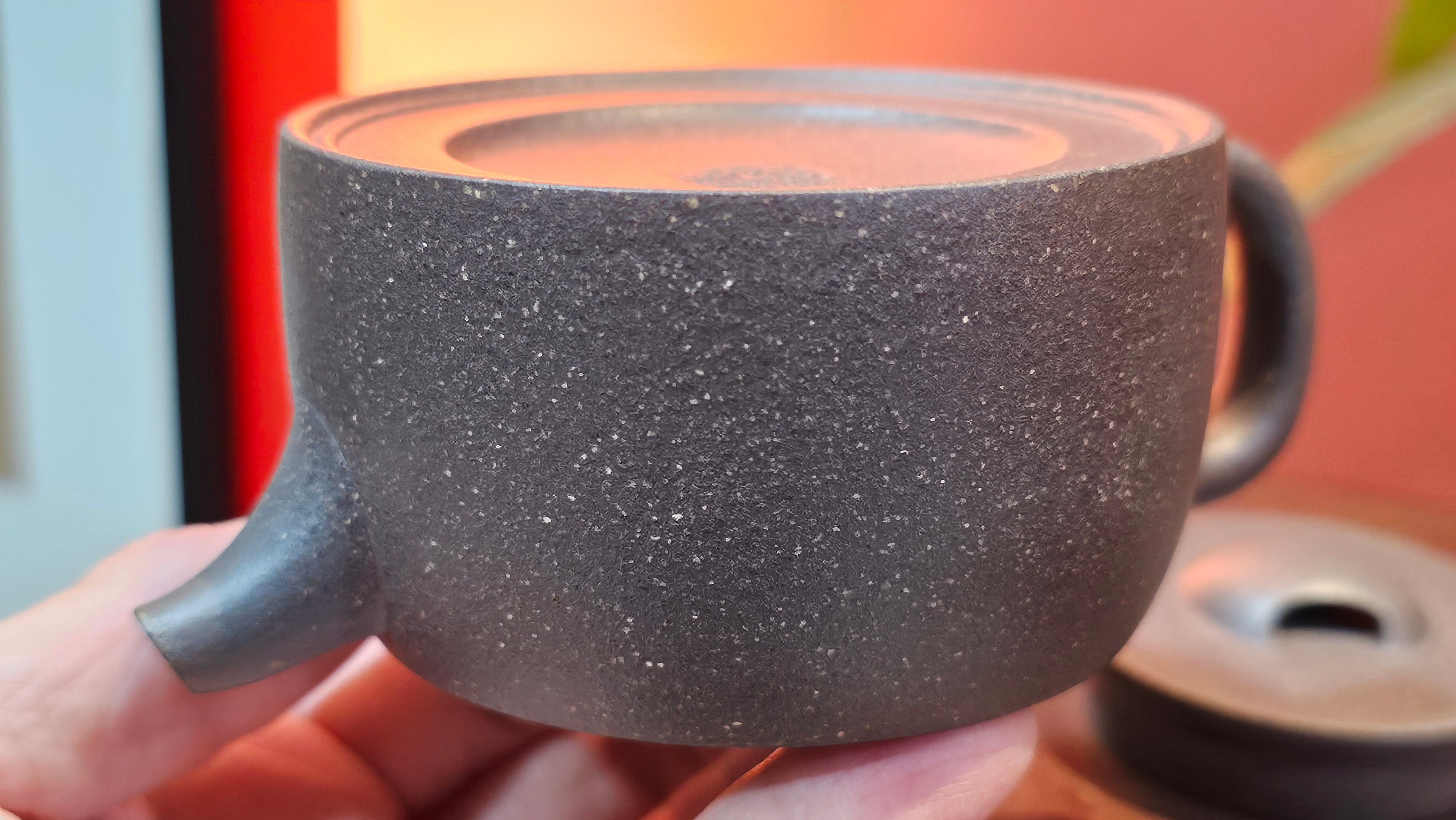 Niu Gai Jing Lan《牛盖井栏》, 162.3ml, Hei Zi Ni 黑紫泥, with Chinese Bronze Age Patterns~Engraving Art 青铜器纹样~刻绘, by our Craftsman Zhang Huan 张欢 ~ Congratulations to Mr F.S.! 2313hrs 22nd Oct 2025, Grenoble! France🇫🇷!