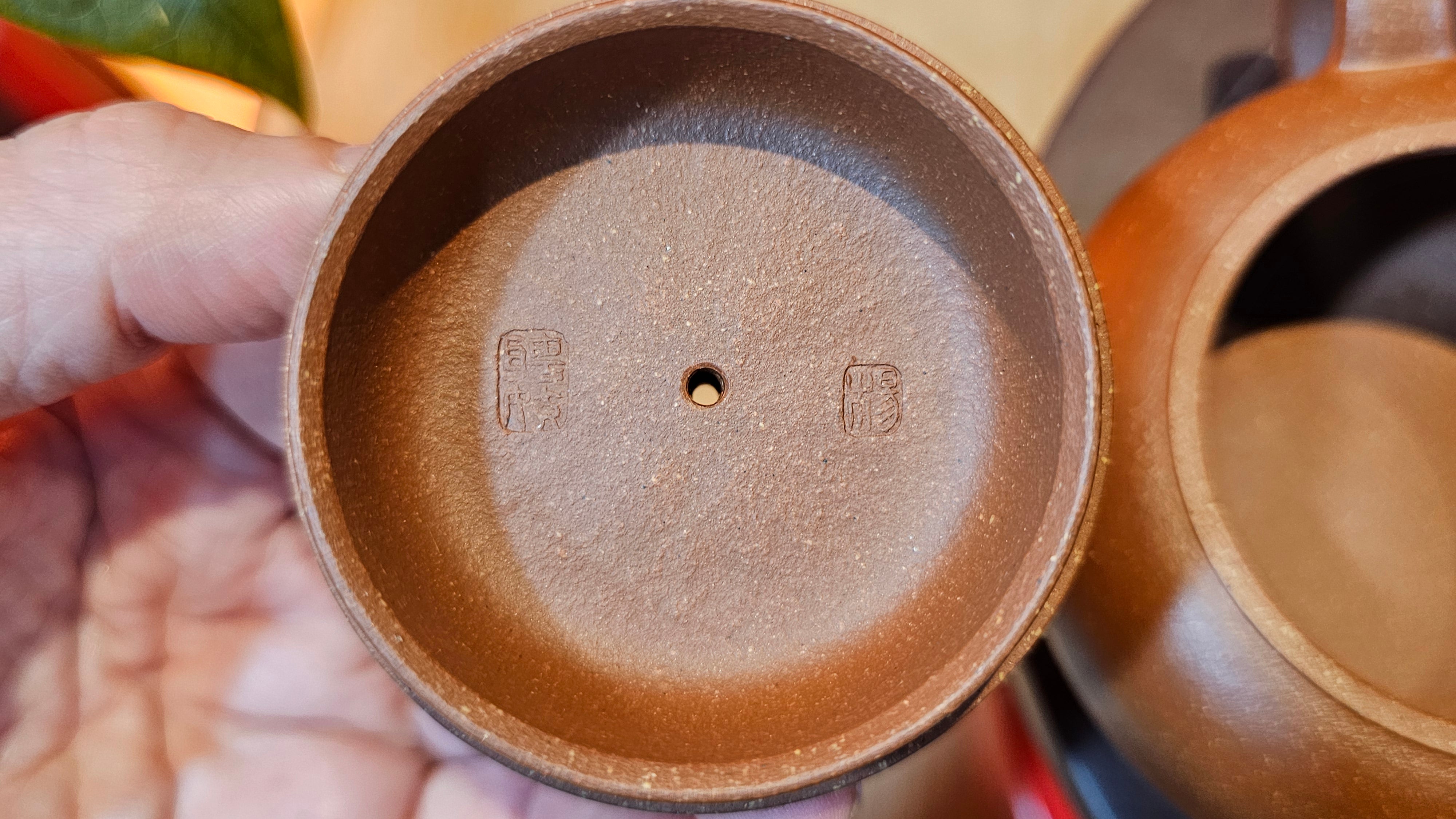 Lian Pu《莲蒲》, 163.7ml, Hong Jiang Po Ni 红降坡泥, by Craftsman Yang Pin Ting 杨聘婷 ~ Congratulations!to Ms J.C.! 1500hrs 26th Oct 2025, Los Angeles, CA!