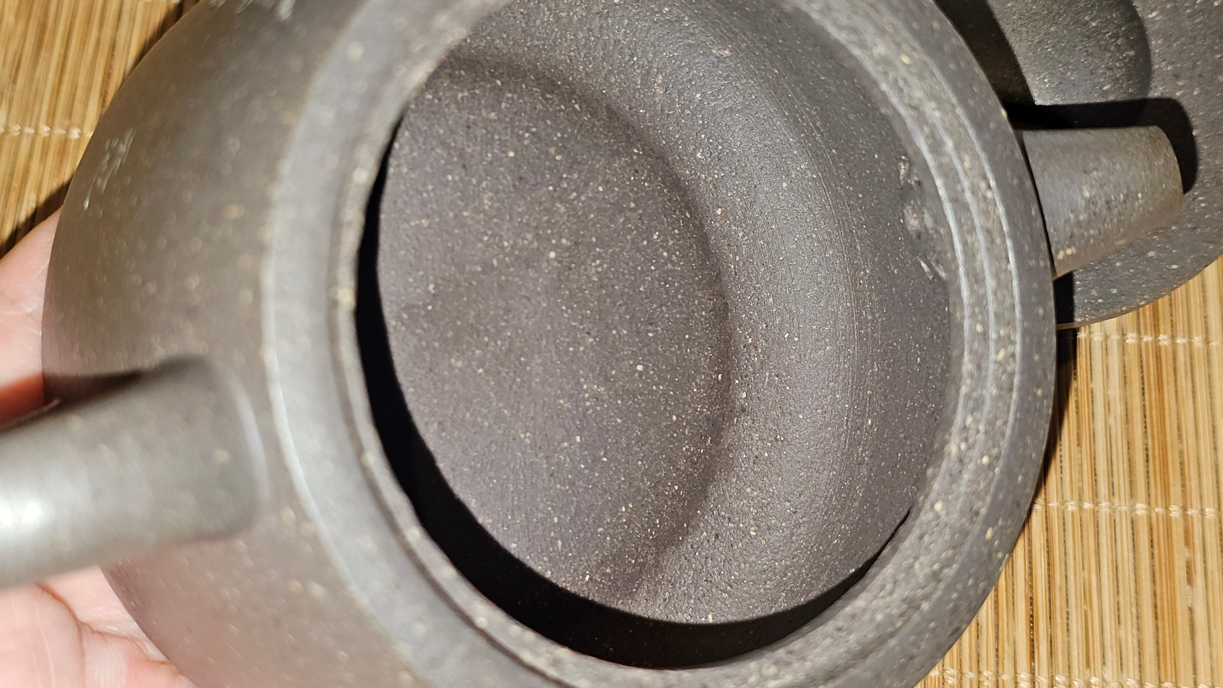 Niu Gai Jing Lan《牛盖井栏》, 162.3ml, Hei Zi Ni 黑紫泥, with Chinese Bronze Age Patterns~Engraving Art 青铜器纹样~刻绘, by our Craftsman Zhang Huan 张欢 ~ Congratulations to Mr F.S.! 2313hrs 22nd Oct 2025, Grenoble! France🇫🇷!