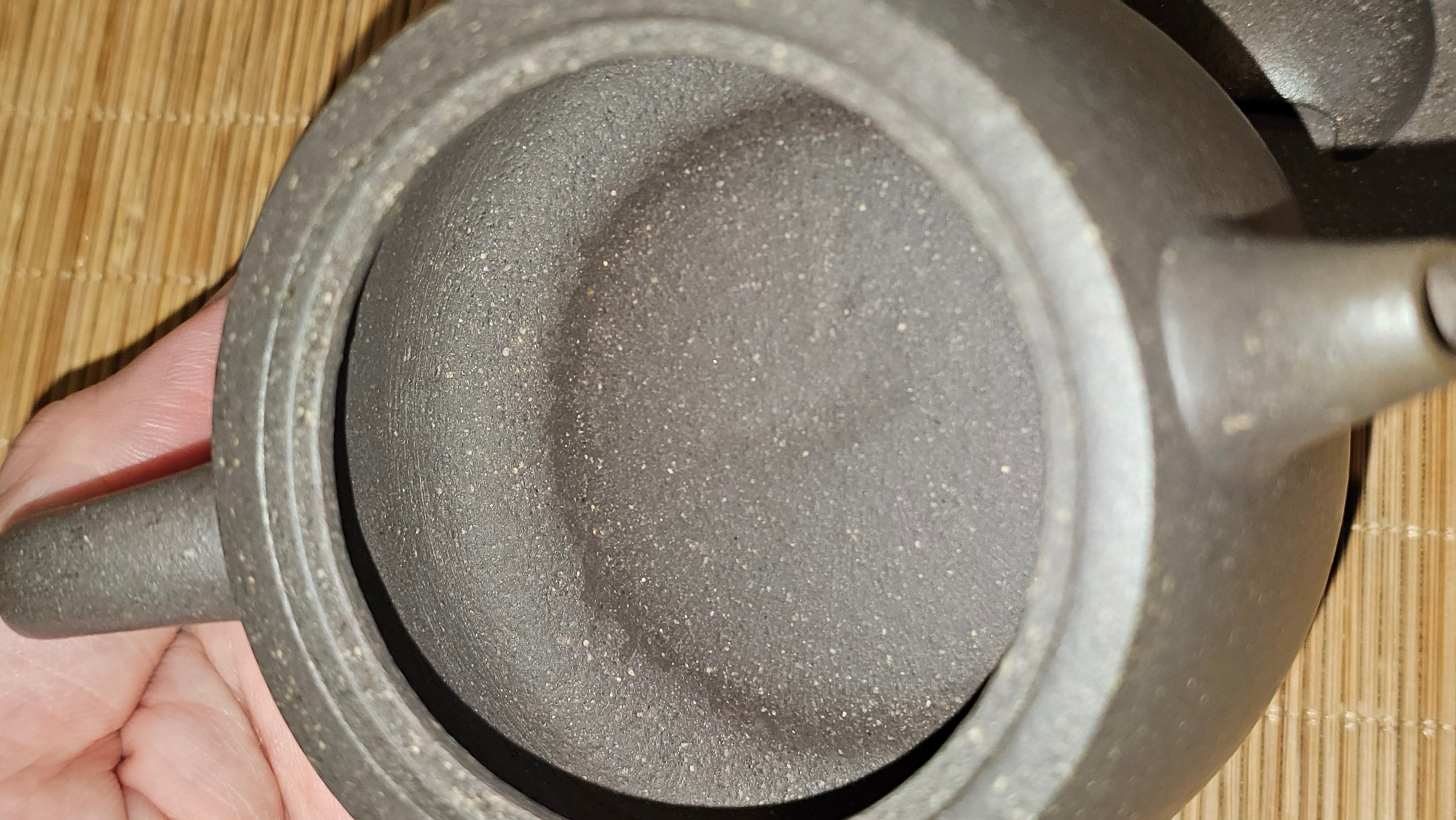 Niu Gai Jing Lan《牛盖井栏》, 162.3ml, Hei Zi Ni 黑紫泥, with Chinese Bronze Age Patterns~Engraving Art 青铜器纹样~刻绘, by our Craftsman Zhang Huan 张欢 ~ Congratulations to Mr F.S.! 2313hrs 22nd Oct 2025, Grenoble! France🇫🇷!