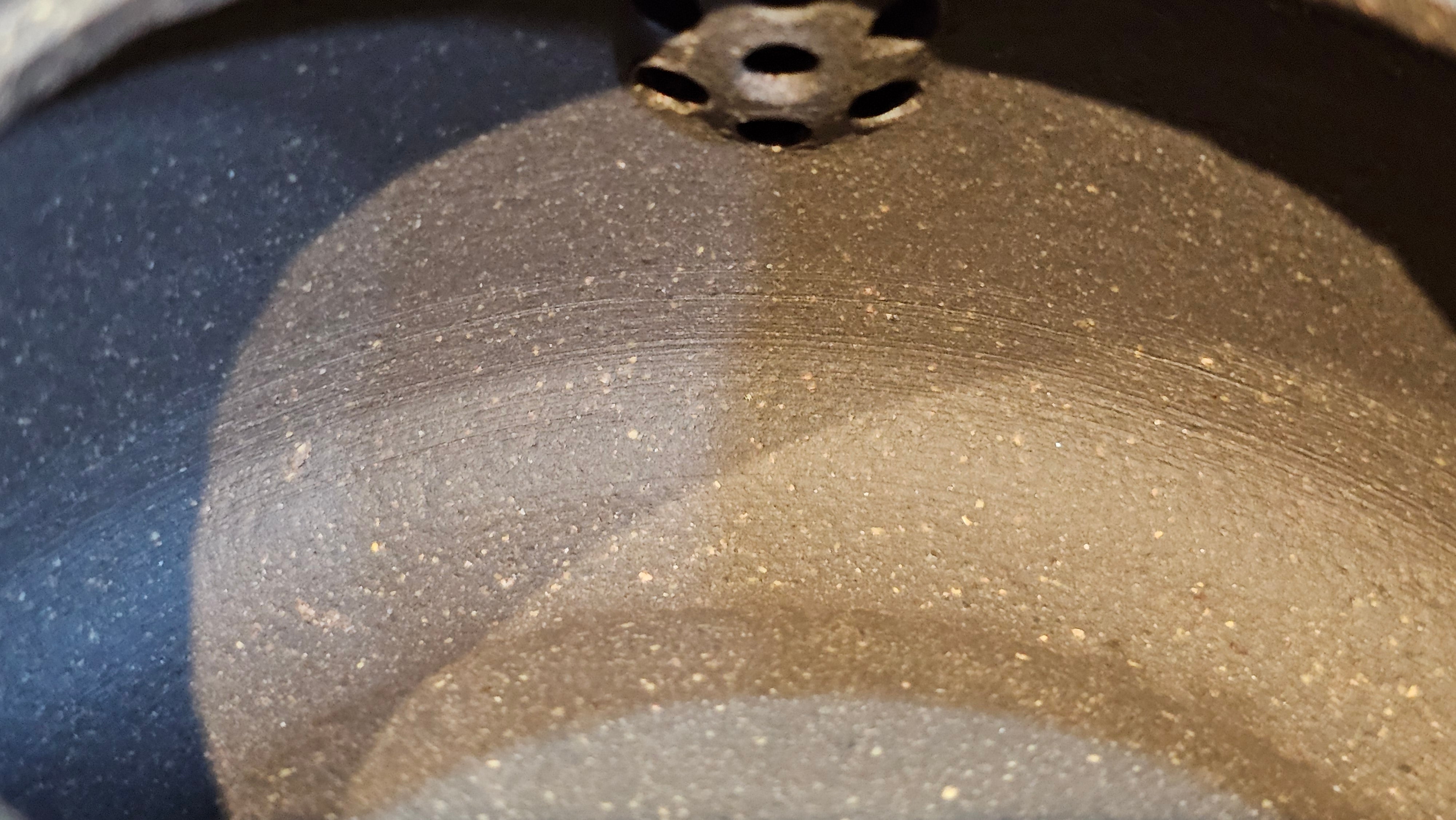 Niu Gai Jing Lan《牛盖井栏》, 162.3ml, Hei Zi Ni 黑紫泥, with Chinese Bronze Age Patterns~Engraving Art 青铜器纹样~刻绘, by our Craftsman Zhang Huan 张欢 ~ Congratulations to Mr F.S.! 2313hrs 22nd Oct 2025, Grenoble! France🇫🇷!