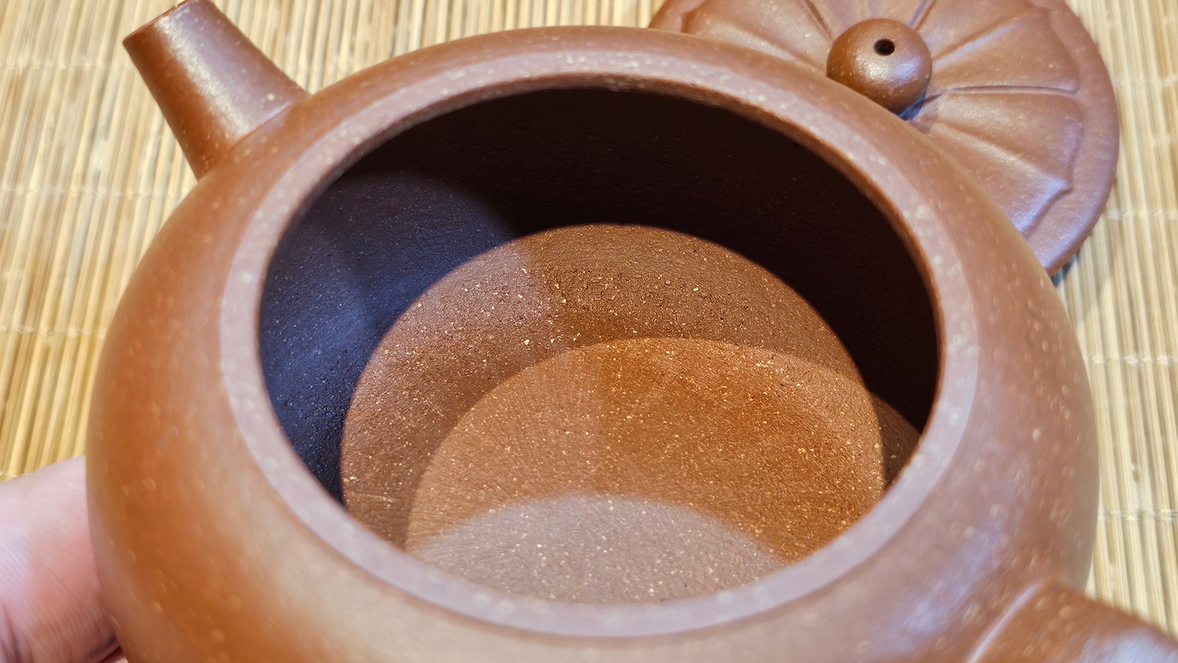 Lian Pu《莲蒲》, 163.7ml, Hong Jiang Po Ni 红降坡泥, by Craftsman Yang Pin Ting 杨聘婷 ~ Congratulations!to Ms J.C.! 1500hrs 26th Oct 2025, Los Angeles, CA!