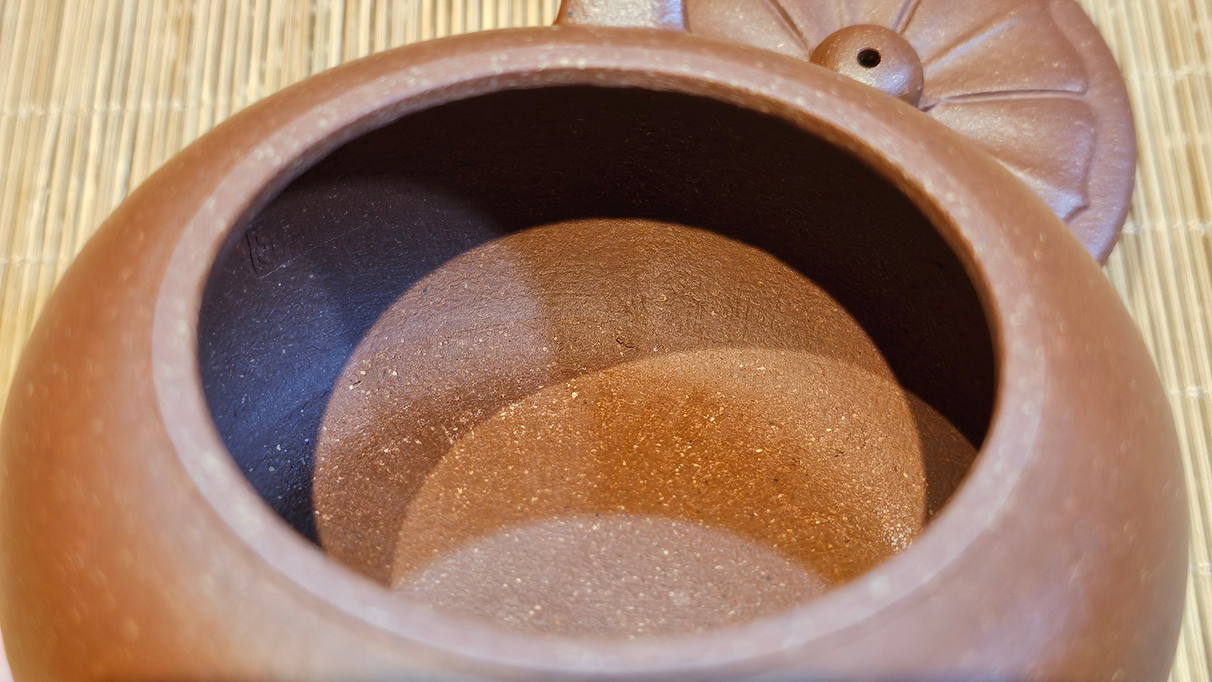 Lian Pu《莲蒲》, 163.7ml, Hong Jiang Po Ni 红降坡泥, by Craftsman Yang Pin Ting 杨聘婷 ~ Congratulations!to Ms J.C.! 1500hrs 26th Oct 2025, Los Angeles, CA!