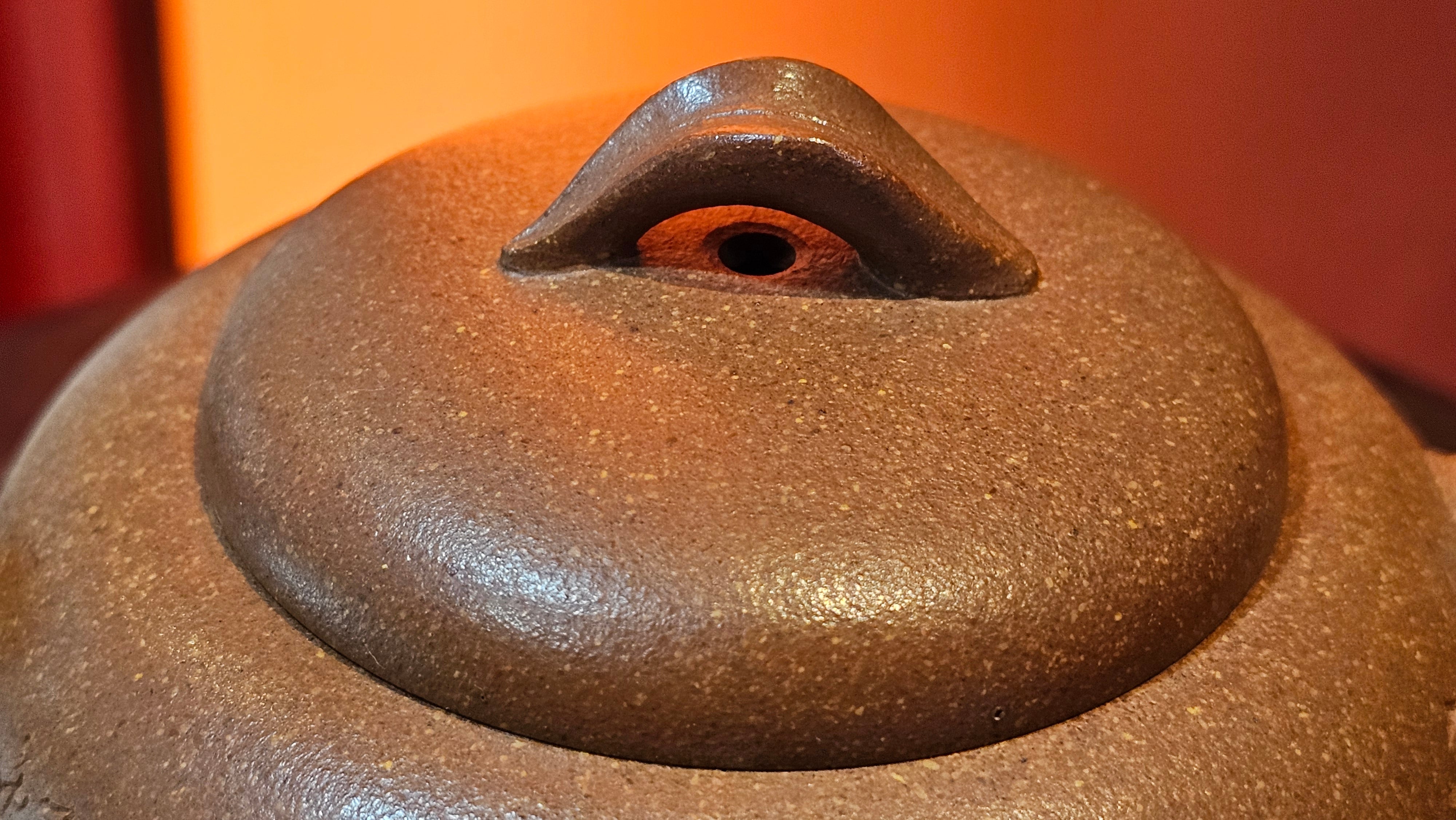 《一叶知秋》Yi Ye Zhi Qiu ~ "The Autumn Leaf", 168.2ml, Bao Shan Duan Ni 宝山段泥, by our Craftsman Zhang Huan 张欢, Bamboo and Calligraphy Engraving by Craftsman Yi Cheng 逸成  ~ Congratulations to Mr G.T.! 1418hrs 24th Oct 2025, Singapore🇸🇬!