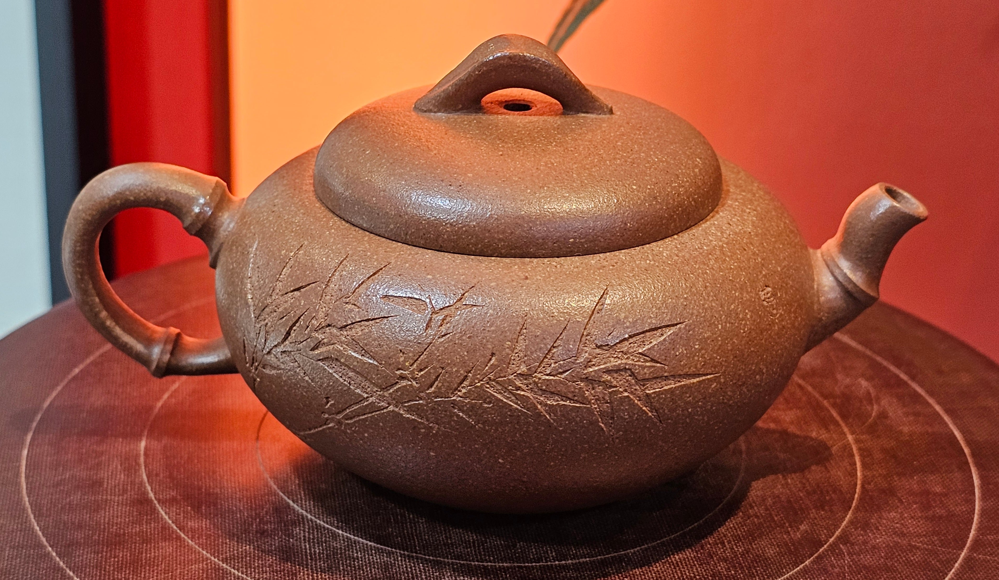 《一叶知秋》Yi Ye Zhi Qiu ~ "The Autumn Leaf", 168.2ml, Bao Shan Duan Ni 宝山段泥, by our Craftsman Zhang Huan 张欢, Bamboo and Calligraphy Engraving by Craftsman Yi Cheng 逸成  ~ Congratulations to Mr G.T.! 1418hrs 24th Oct 2025, Singapore🇸🇬!