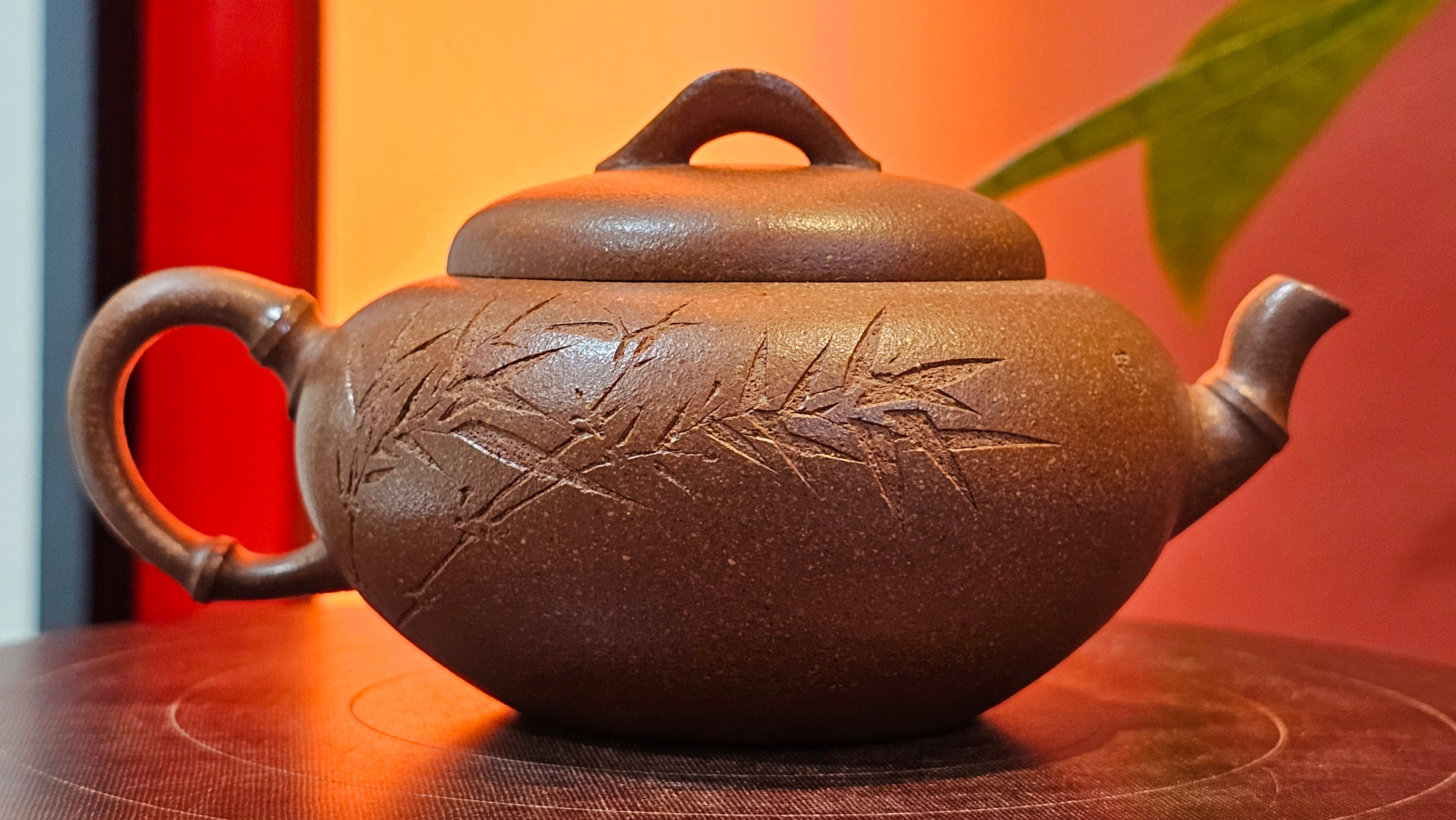 《一叶知秋》Yi Ye Zhi Qiu ~ "The Autumn Leaf", 168.2ml, Bao Shan Duan Ni 宝山段泥, by our Craftsman Zhang Huan 张欢, Bamboo and Calligraphy Engraving by Craftsman Yi Cheng 逸成  ~ Congratulations to Mr G.T.! 1418hrs 24th Oct 2025, Singapore🇸🇬!