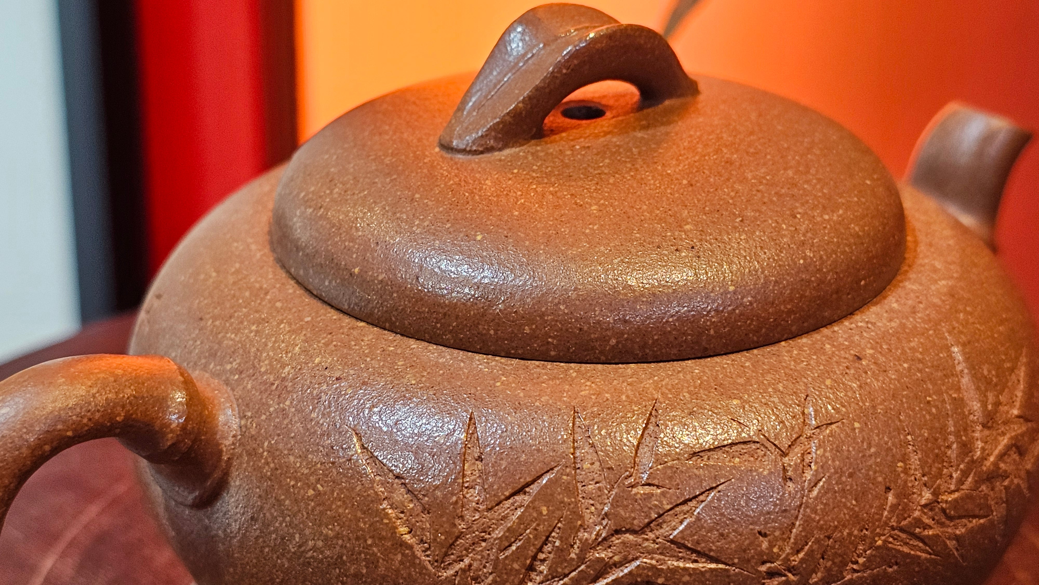 《一叶知秋》Yi Ye Zhi Qiu ~ "The Autumn Leaf", 168.2ml, Bao Shan Duan Ni 宝山段泥, by our Craftsman Zhang Huan 张欢, Bamboo and Calligraphy Engraving by Craftsman Yi Cheng 逸成  ~ Congratulations to Mr G.T.! 1418hrs 24th Oct 2025, Singapore🇸🇬!