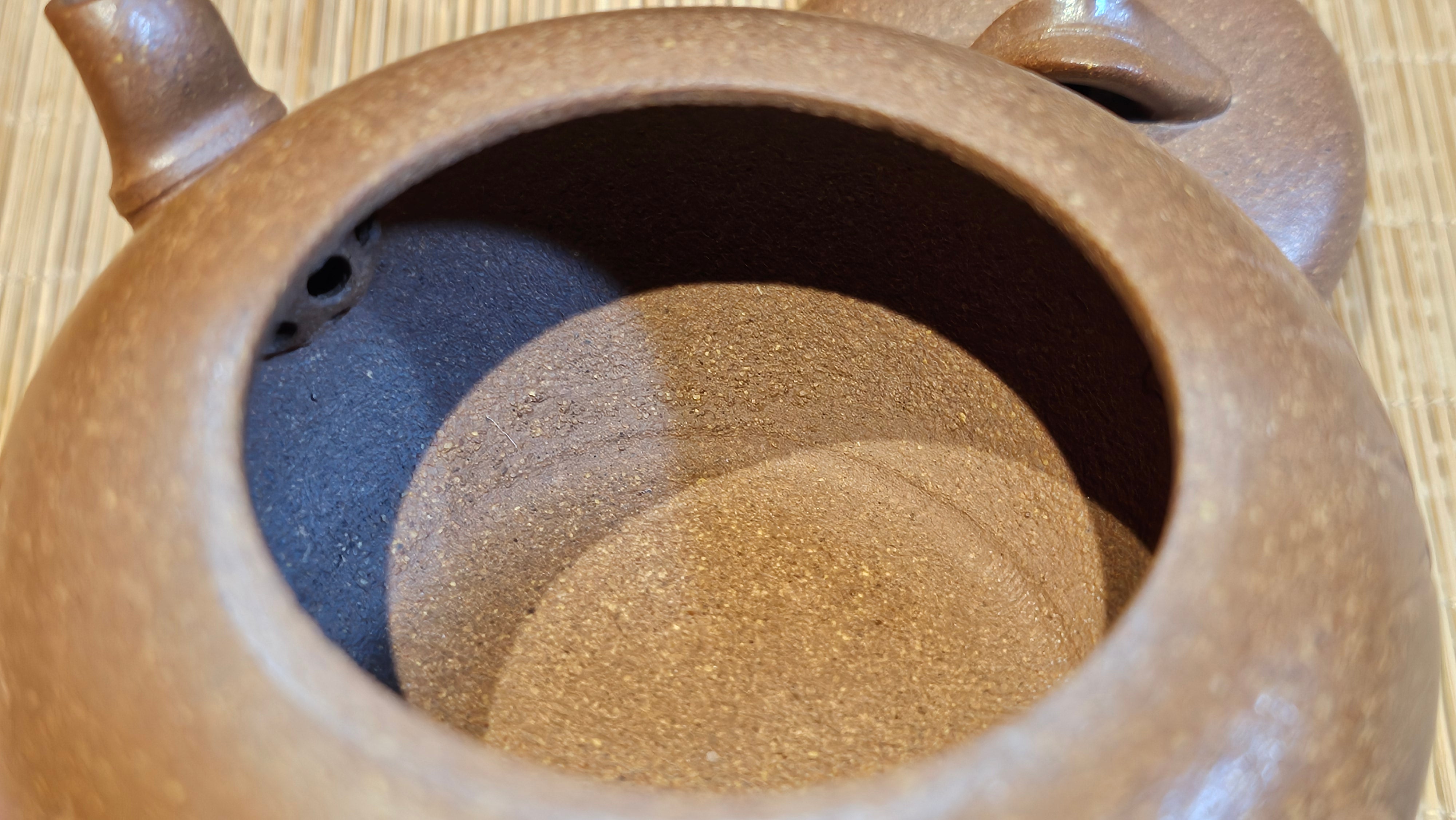 《一叶知秋》Yi Ye Zhi Qiu ~ "The Autumn Leaf", 168.2ml, Bao Shan Duan Ni 宝山段泥, by our Craftsman Zhang Huan 张欢, Bamboo and Calligraphy Engraving by Craftsman Yi Cheng 逸成  ~ Congratulations to Mr G.T.! 1418hrs 24th Oct 2025, Singapore🇸🇬!