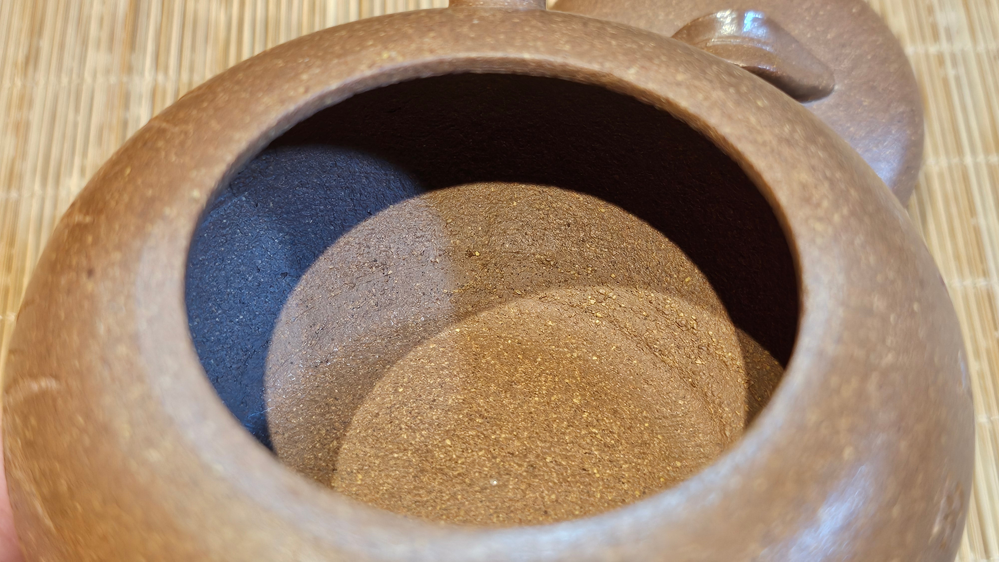 《一叶知秋》Yi Ye Zhi Qiu ~ "The Autumn Leaf", 168.2ml, Bao Shan Duan Ni 宝山段泥, by our Craftsman Zhang Huan 张欢, Bamboo and Calligraphy Engraving by Craftsman Yi Cheng 逸成  ~ Congratulations to Mr G.T.! 1418hrs 24th Oct 2025, Singapore🇸🇬!