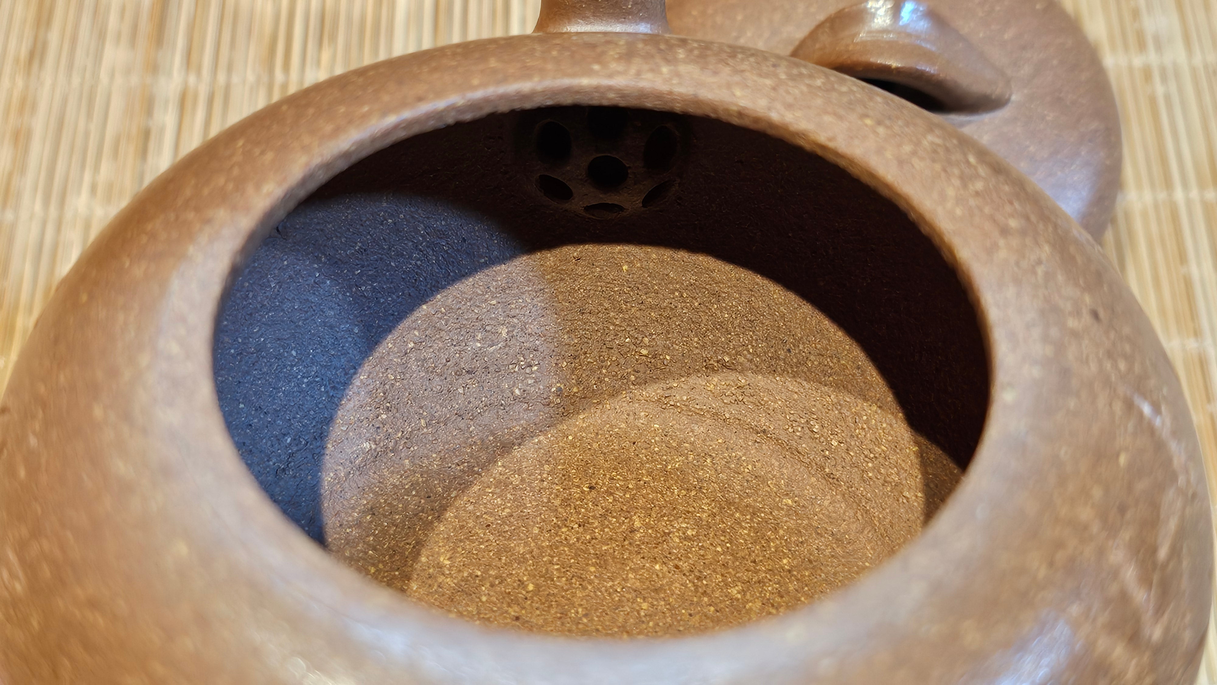 《一叶知秋》Yi Ye Zhi Qiu ~ "The Autumn Leaf", 168.2ml, Bao Shan Duan Ni 宝山段泥, by our Craftsman Zhang Huan 张欢, Bamboo and Calligraphy Engraving by Craftsman Yi Cheng 逸成  ~ Congratulations to Mr G.T.! 1418hrs 24th Oct 2025, Singapore🇸🇬!