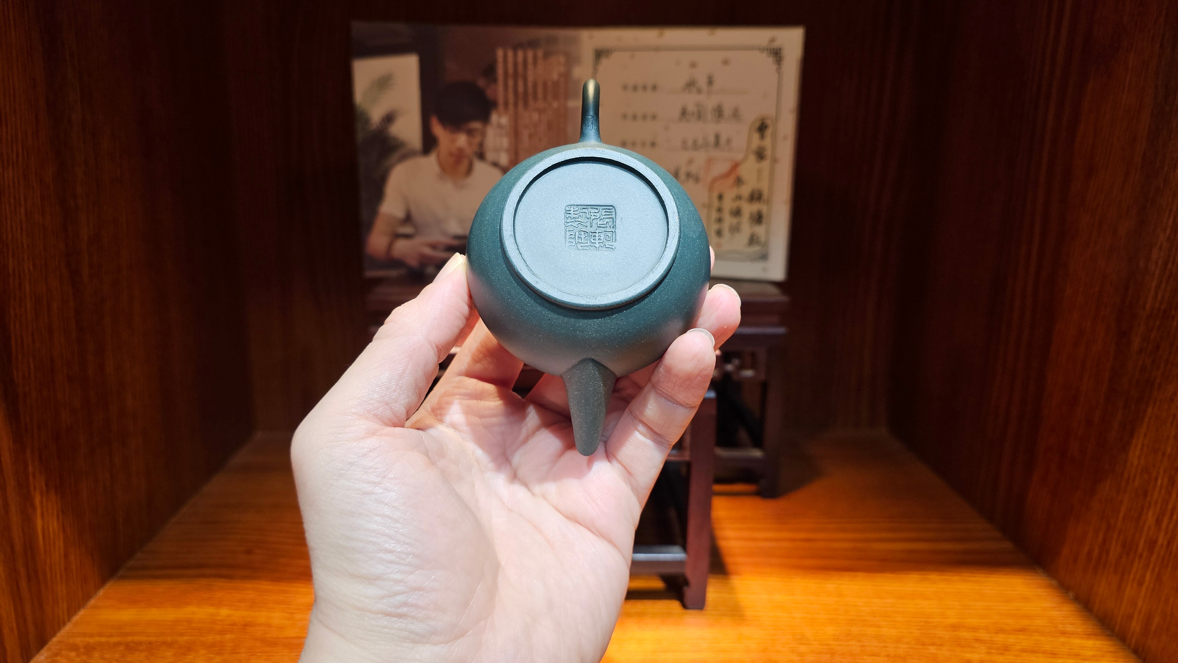 《薄胎水平》"Thin-Walled Construct ~ Shui Ping", 98.5ml!, by L4 Assoc Master Artist Zhang Ke, Using Our Cao Family's Cherished Min Guo Lü Ni, Endorsed by Premier Master Cao An Xiang. 4th Frame: FLOATING illustration VIDEO!~Congrats to Mr W.W.!