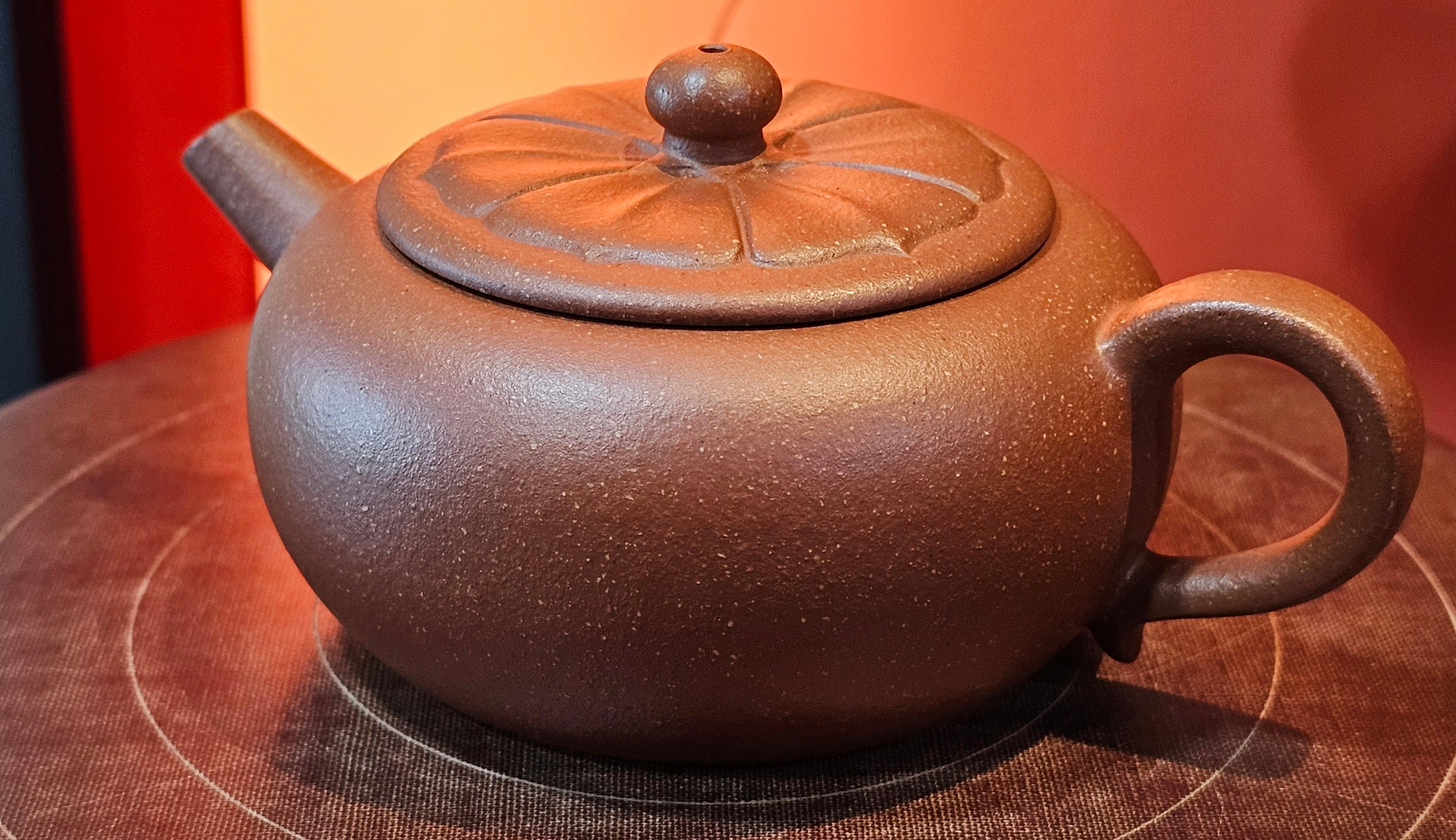 Lian Pu《莲蒲》, 162.8ml, Hong Jiang Po Ni 红降坡泥, by Craftsman Yang Pin Ting 杨聘婷 ~!Congratulations to Ms J.F.! 2007hrs 16th Nov 2025, New York, NY!