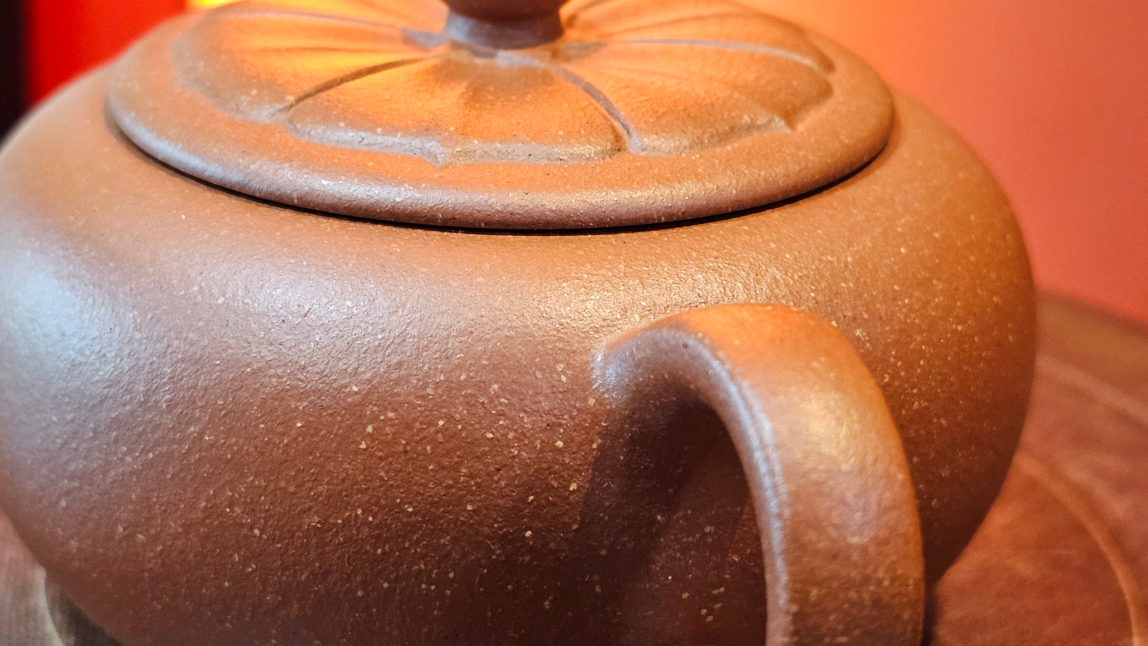 Lian Pu《莲蒲》, 162.8ml, Hong Jiang Po Ni 红降坡泥, by Craftsman Yang Pin Ting 杨聘婷 ~!Congratulations to Ms J.F.! 2007hrs 16th Nov 2025, New York, NY!