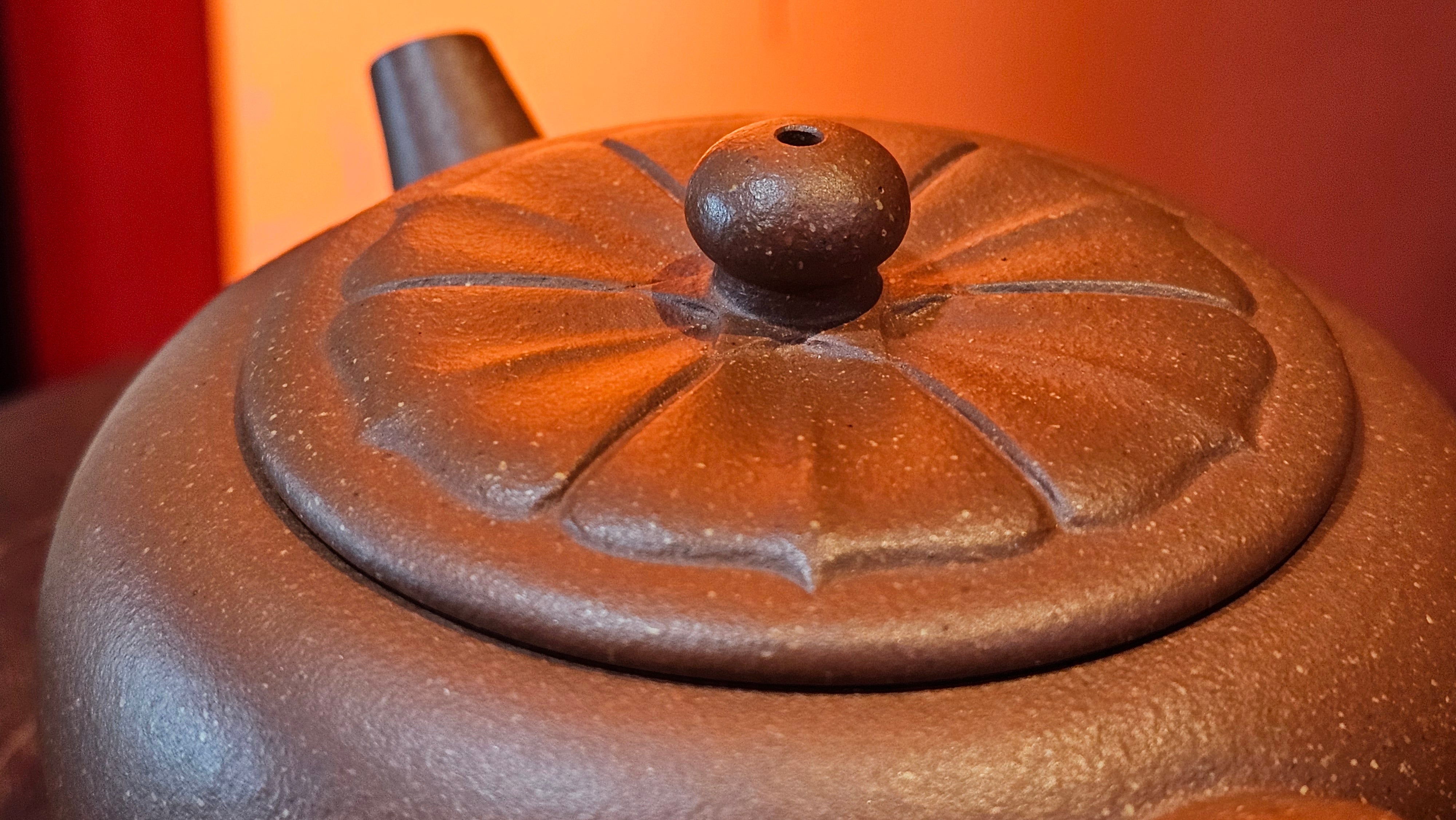 Lian Pu《莲蒲》, 162.8ml, Hong Jiang Po Ni 红降坡泥, by Craftsman Yang Pin Ting 杨聘婷 ~!Congratulations to Ms J.F.! 2007hrs 16th Nov 2025, New York, NY!