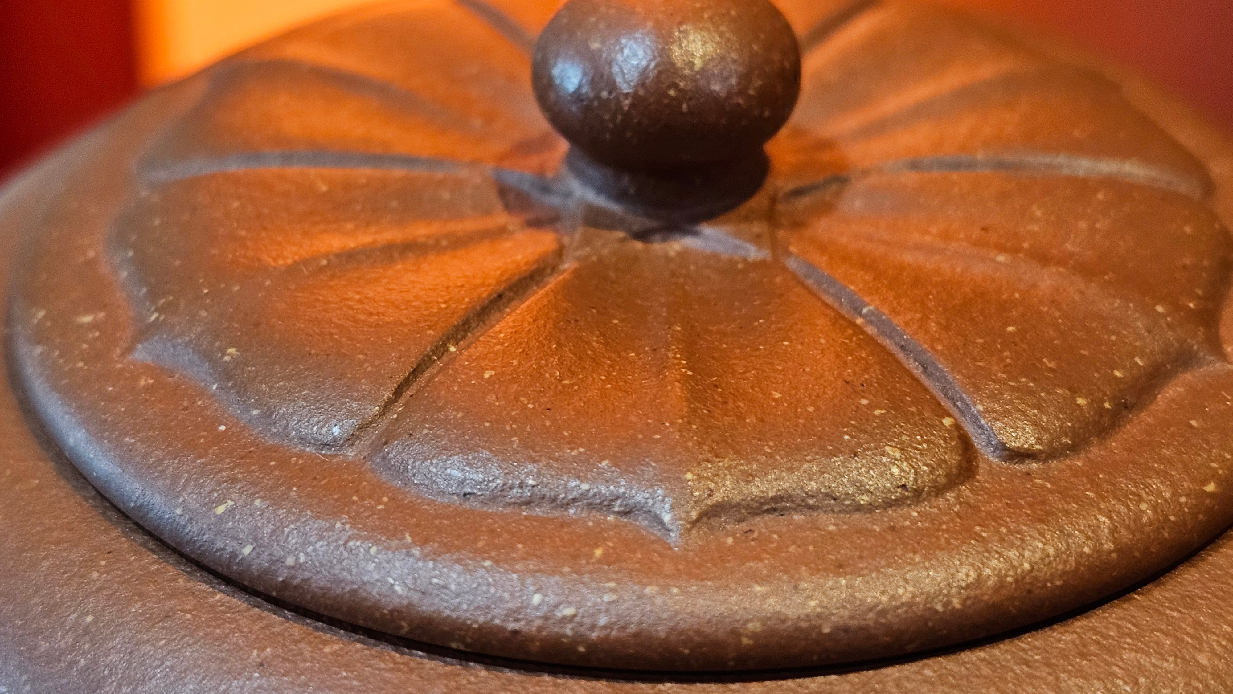 Lian Pu《莲蒲》, 162.8ml, Hong Jiang Po Ni 红降坡泥, by Craftsman Yang Pin Ting 杨聘婷 ~!Congratulations to Ms J.F.! 2007hrs 16th Nov 2025, New York, NY!