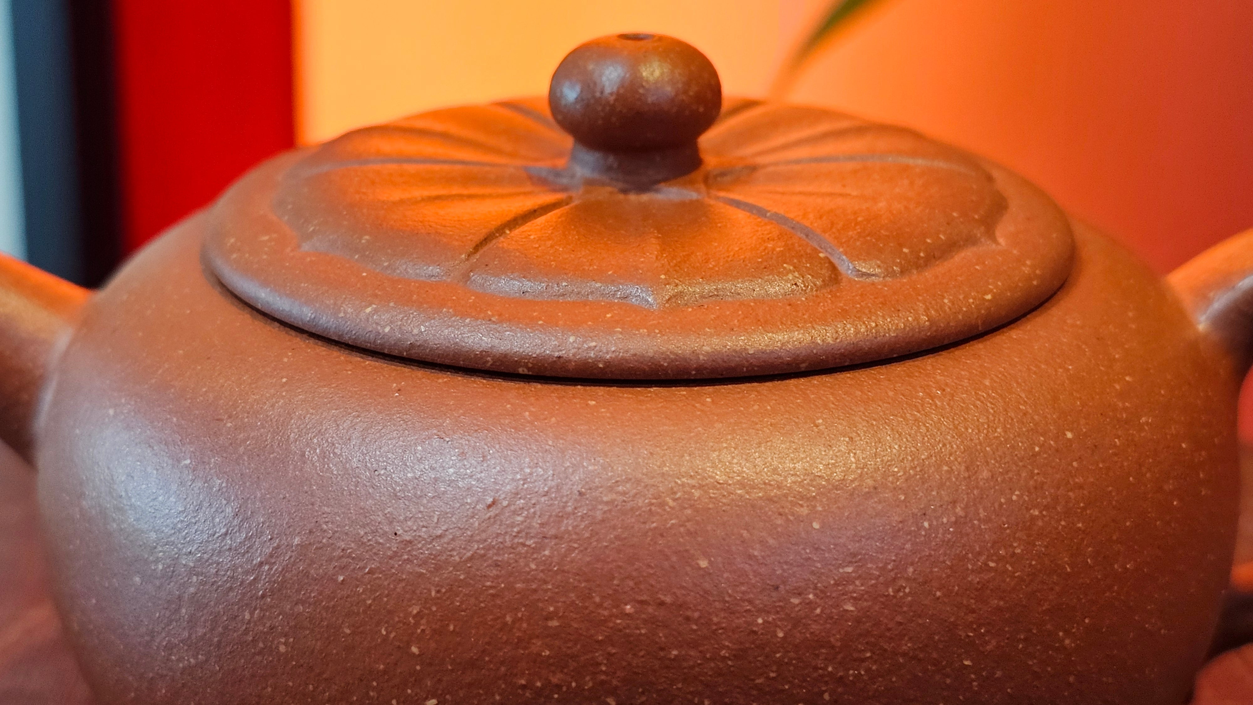 Lian Pu《莲蒲》, 162.8ml, Hong Jiang Po Ni 红降坡泥, by Craftsman Yang Pin Ting 杨聘婷 ~!Congratulations to Ms J.F.! 2007hrs 16th Nov 2025, New York, NY!